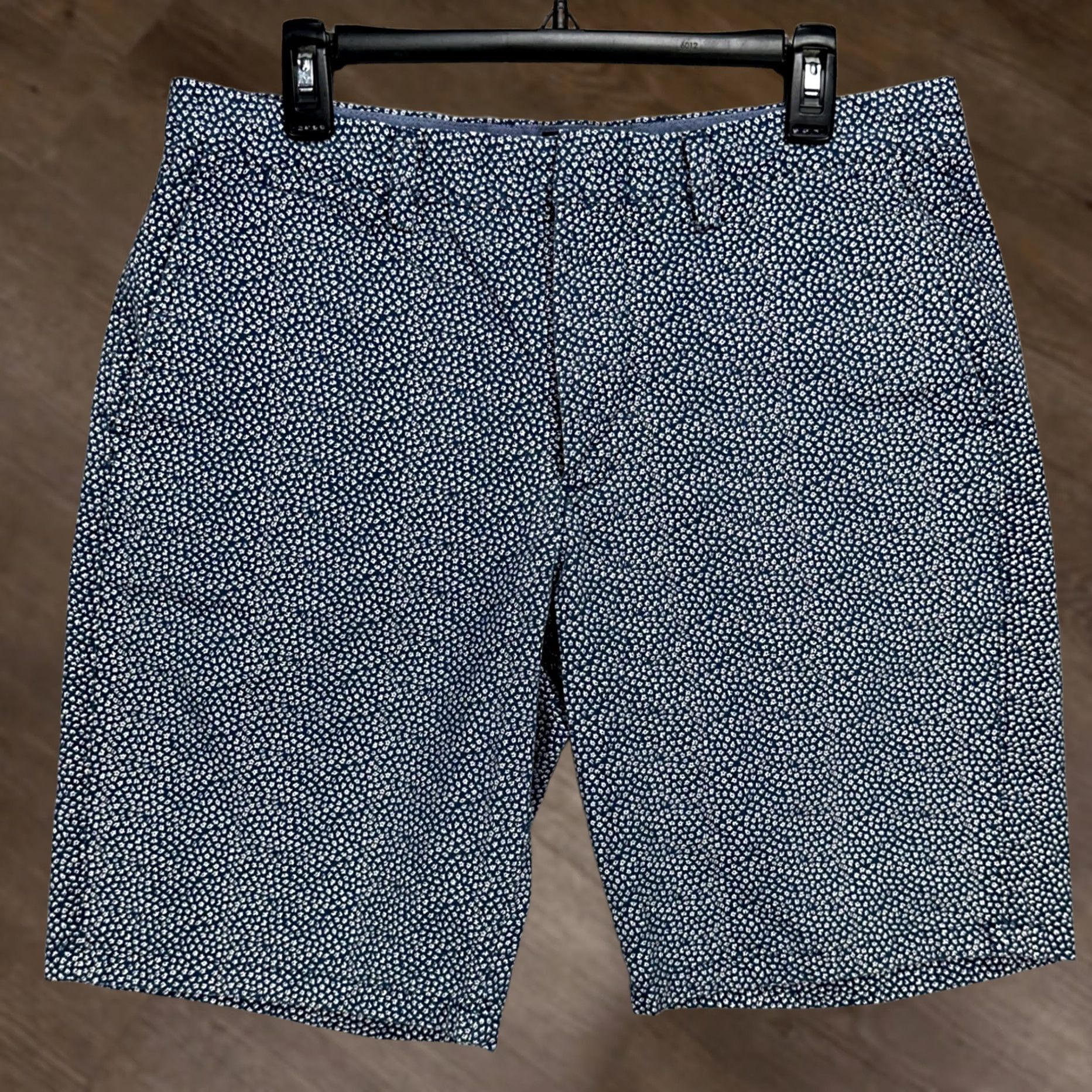 Vintage J Crew Club Mens Khakis Shorts 34X10.5 Blue Floral Casual Flat Front Pockets Men Sized 34, Inseam 10.5, Regular Fit, Cotton, Vintage No, Preppy Theme Size US 34 / EU 50 - 1 Thumbnail