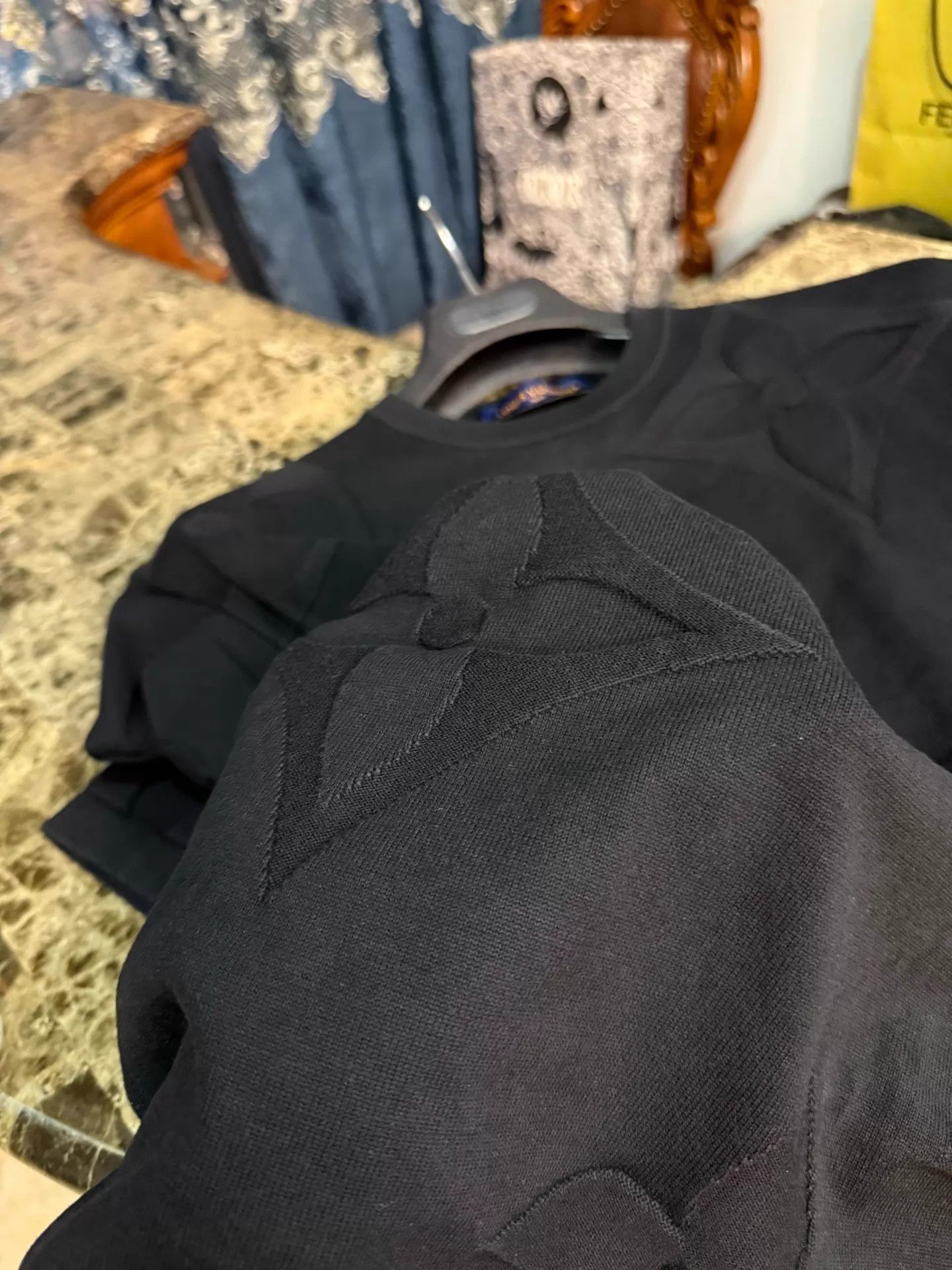 Louis Vuitton LV Black Monogram Embossed Crewneck T-shirt M Size US M / EU 48-50 / 2 - 3 Thumbnail