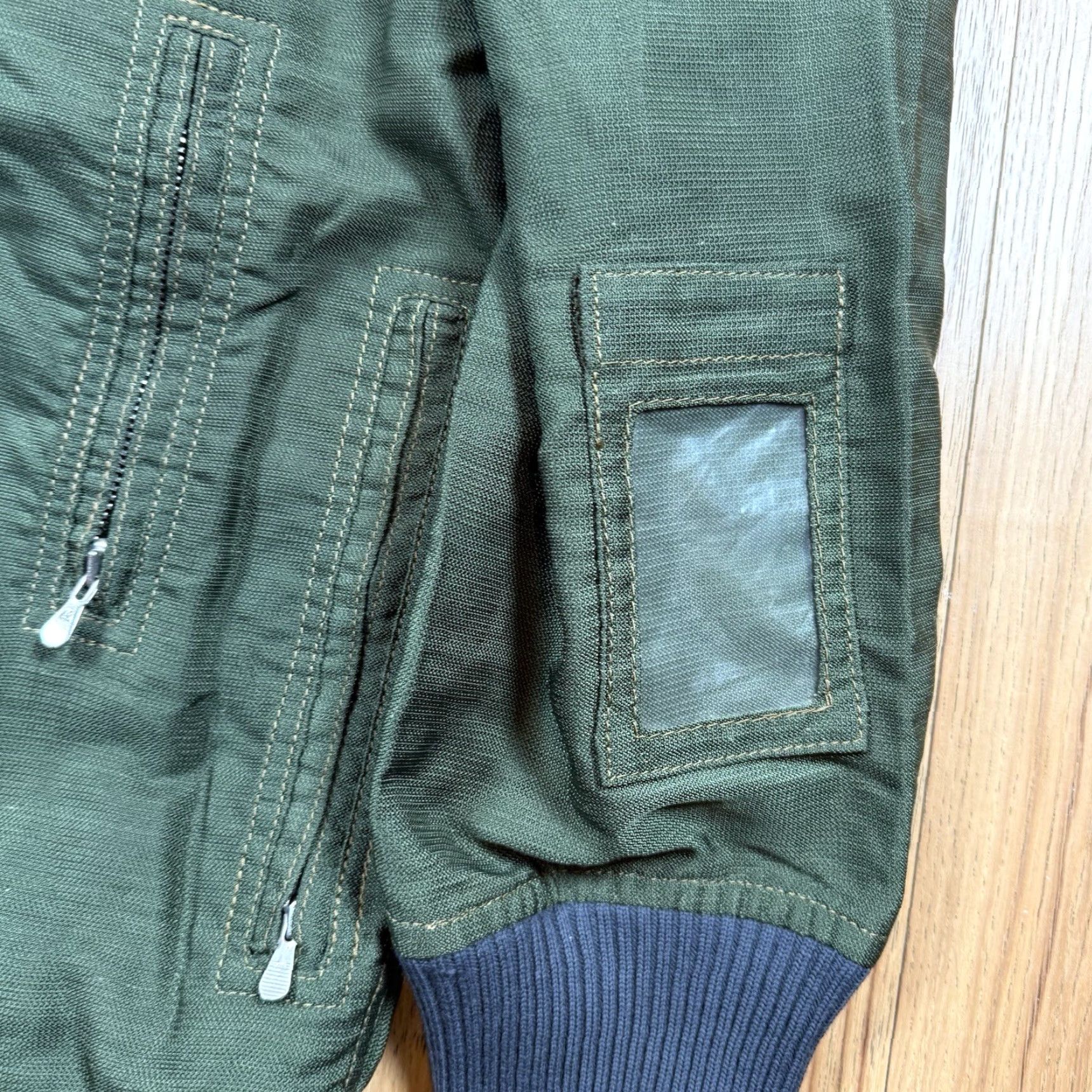Vintage VINTAGE Flight Russian Military Bomber Jacket Green Mens Large 6 Pocket Nylon Cargo Jacket Size US L / EU 52-54 / 3 - 4 Thumbnail