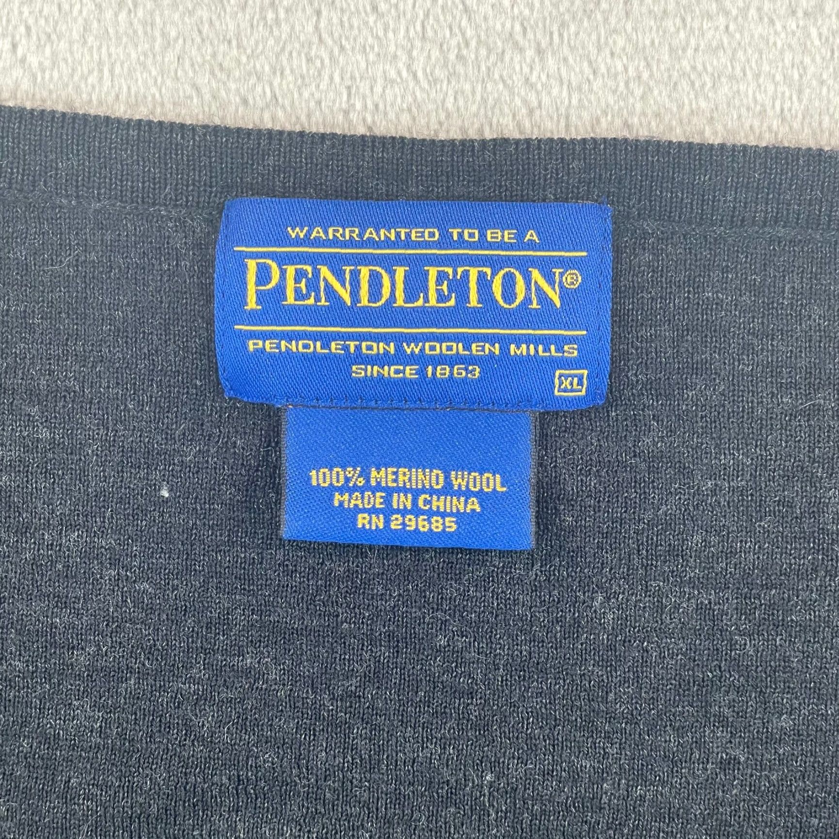 Pendleton Pendleton V Neck Sweater Men XL Grey 100% Merino Wool Long Sleeve Preppy Size US XL / EU 56 / 4 - 2 Thumbnail