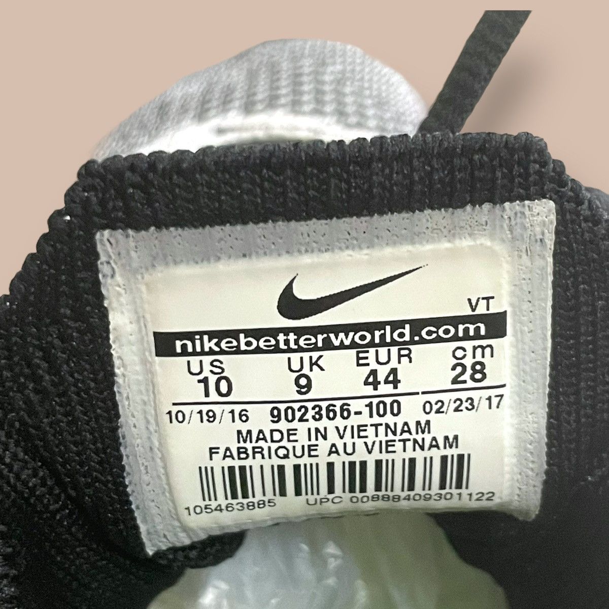 Nike Nike Flyknit Racer ‘BETRUE' Size US 10 / EU 43 - 20 Thumbnail
