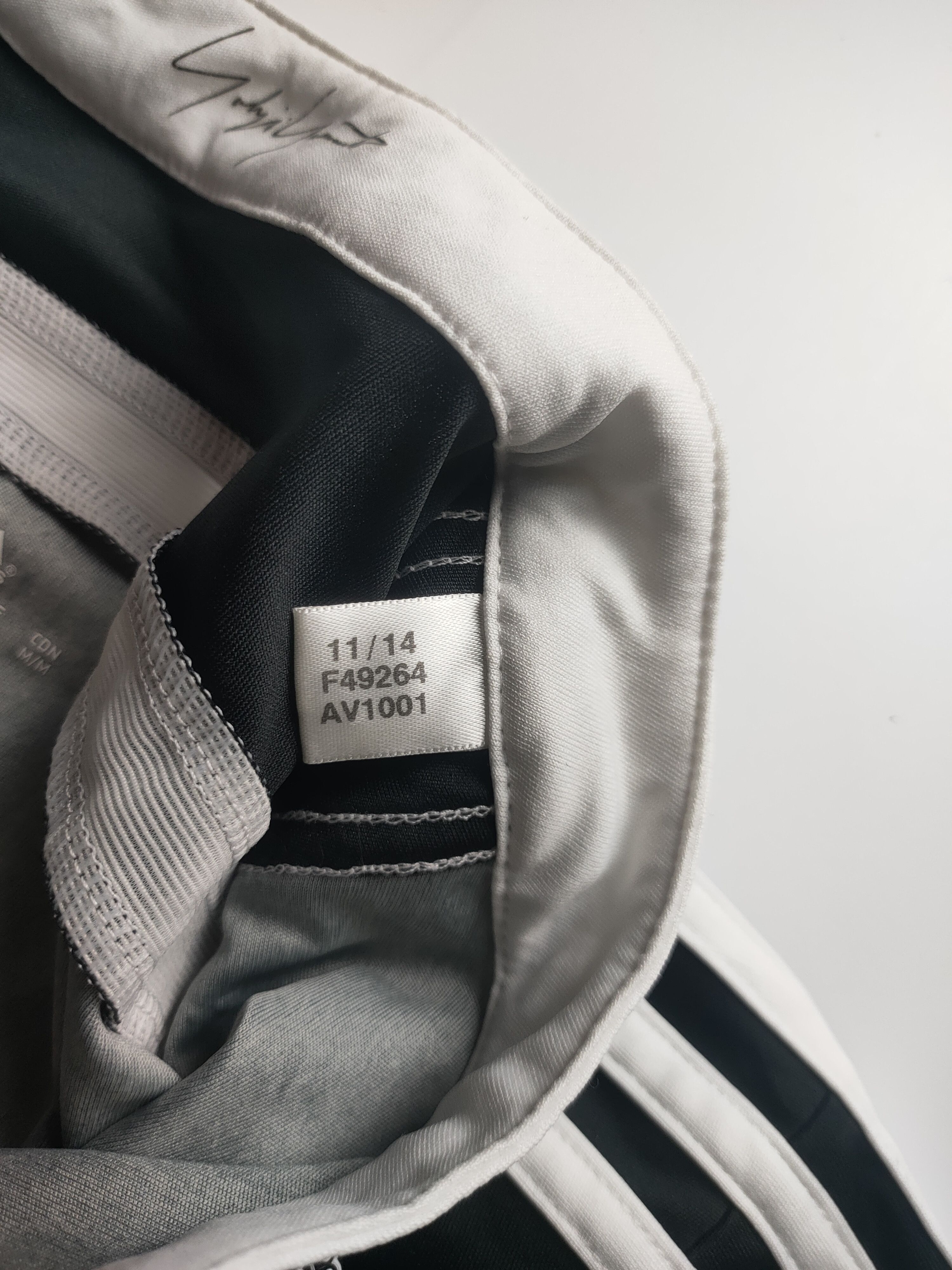 Yohji Yamamoto Yohji Yamamoto REAL MADRID 2014 - 2015 Football jersey Size US M / EU 48-50 / 2 - 11 Thumbnail