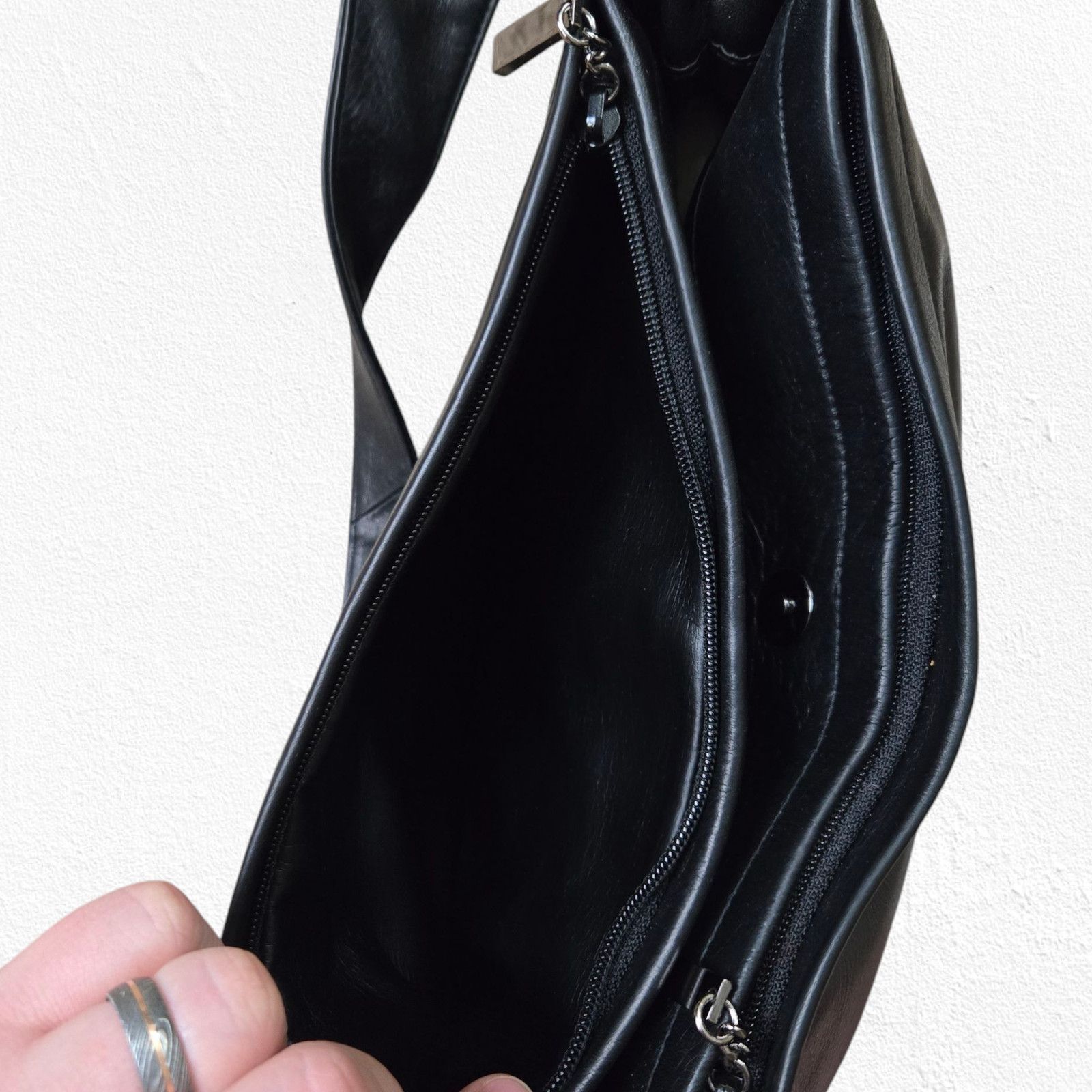 Vintage 80s Vintage Black Leather Minimalist Shoulder Bag Size ONE SIZE - 13 Thumbnail
