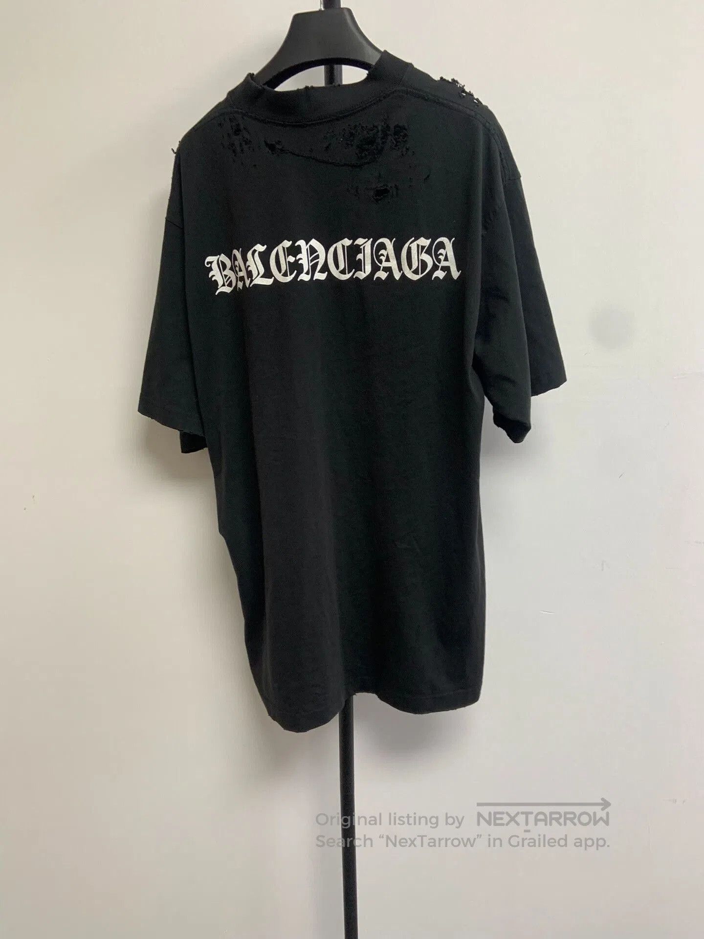 Balenciaga Balenciaga Distressed Back Letter Print Crewneck Tee. Size US S / EU 44-46 / 1 - 2 Thumbnail