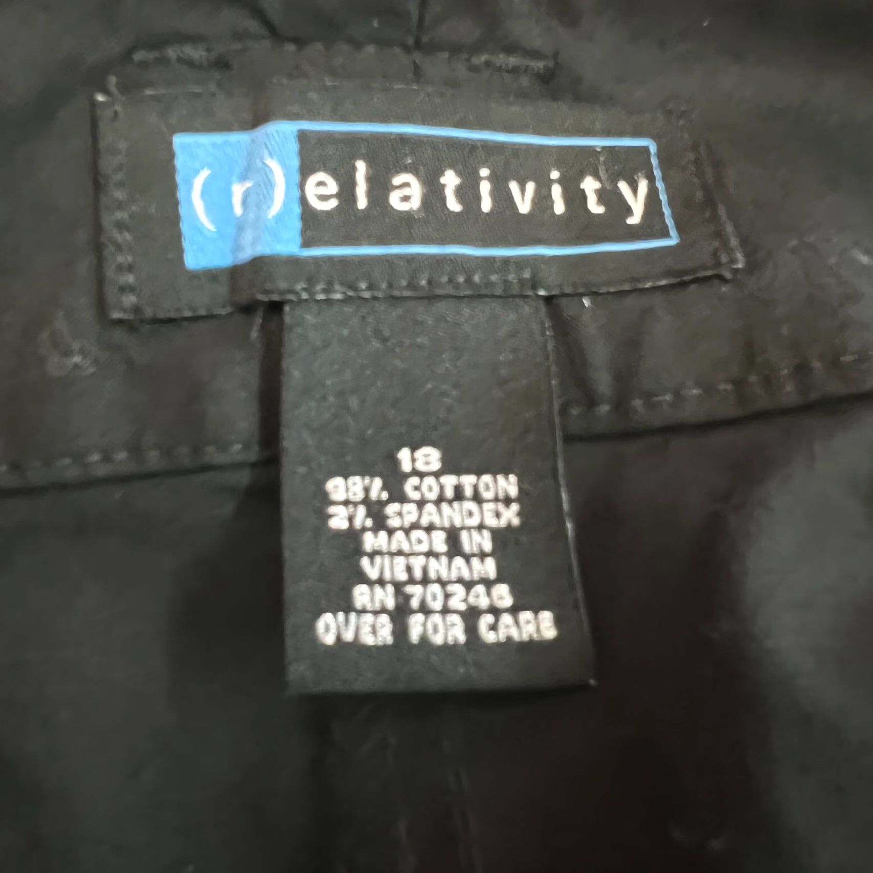 Vintage VINTAGE? No — Relativity Women’s Shorts Chino Flat Front Black 18 Casual Pocket Slash 14in Inseam Regular Rise 11in Belted 38in Waist Size 38" / US 16 / IT 52 - 4 Thumbnail