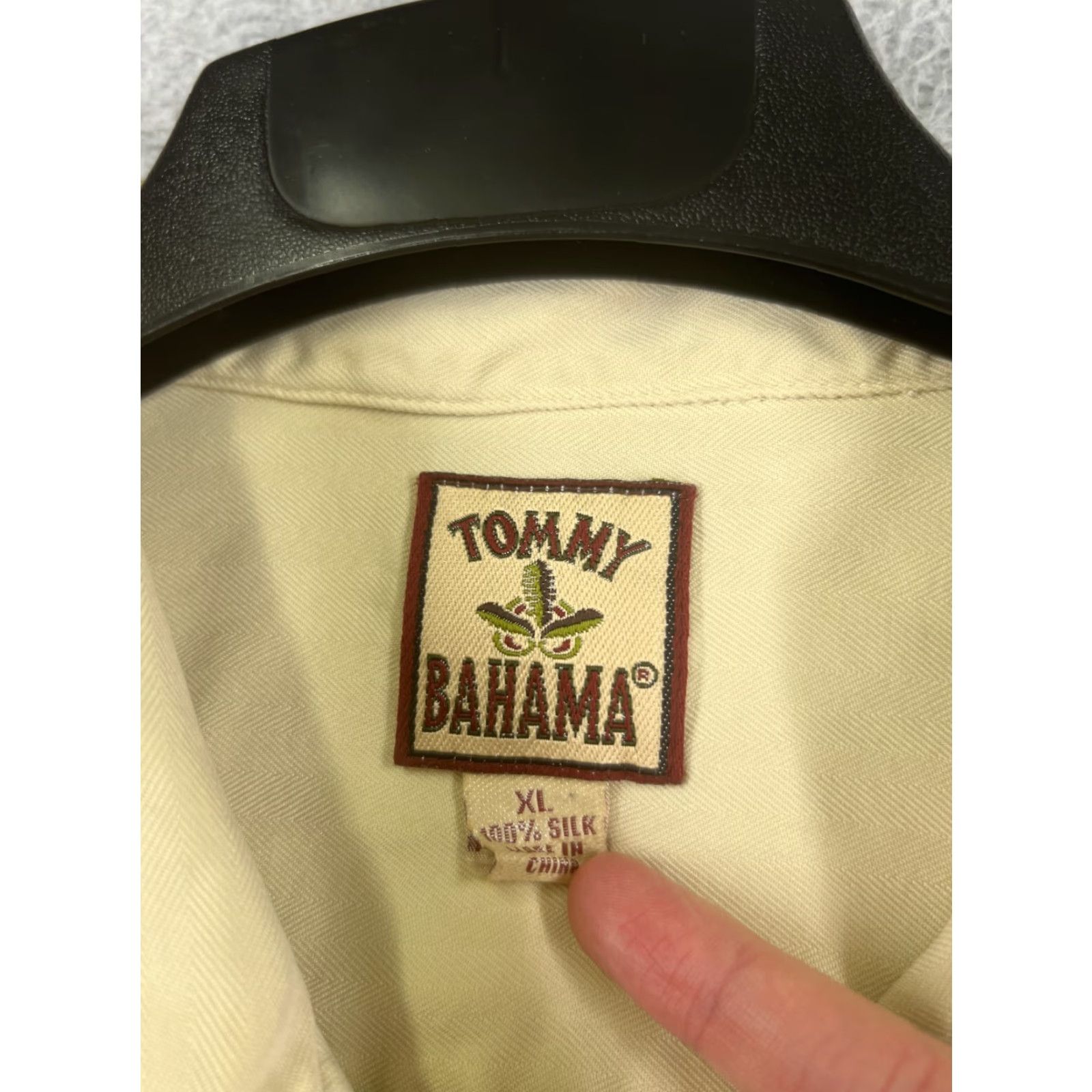 Tommy Bahama Tommy Bahama Shirt Men Extra Large Yellow Herringbone 100% Silk Button Up Hawaii Size US XL / EU 56 / 4 - 3 Thumbnail