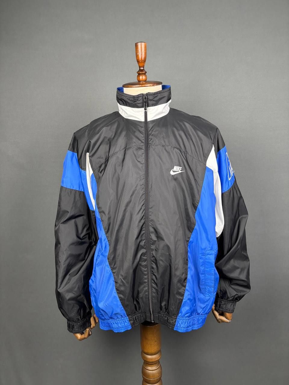 Nike Nike Windbreaker Jacket Size M Black Blue Vintage Size US M / EU 48-50 / 2 - 1 Thumbnail
