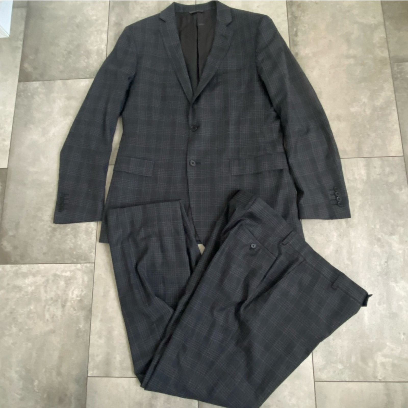 John Varvatos John Varvatos gray black plaid wool 2 piece suit 52R Size 52R - 3 Thumbnail