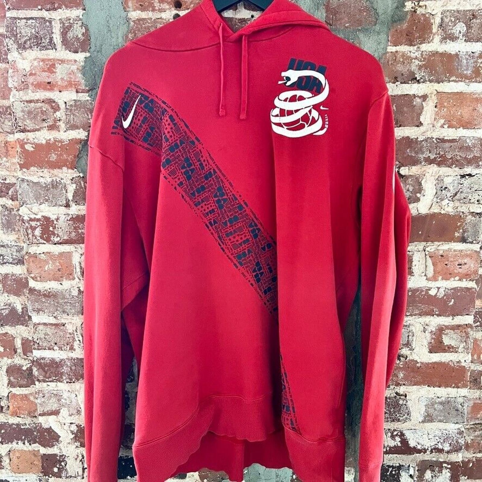 Nike VTG Nike USMNT Soccer Red Snake Men's Hoodie XL Size US XL / EU 56 / 4 - 2 Thumbnail