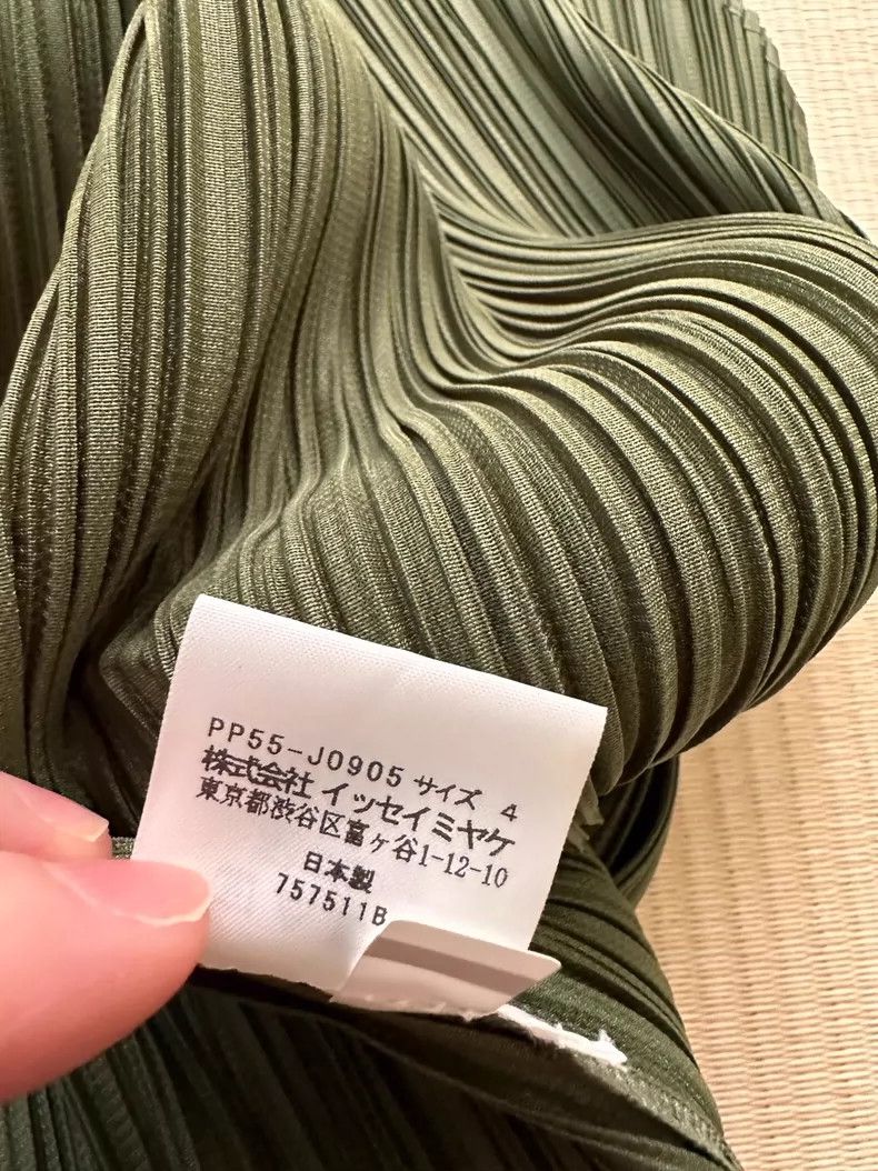 Issey Miyake Issey Miyake size:4 Military green pleated cardigan Size XS / US 0-2 / IT 36-38 - 8 Thumbnail