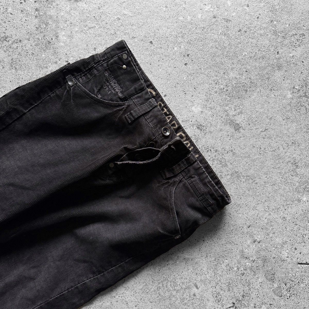 G-Star G-Star Raw Vintage Faded Black Straight Fit Corduroy Jeans Size US 30 / EU 46 - 3 Thumbnail