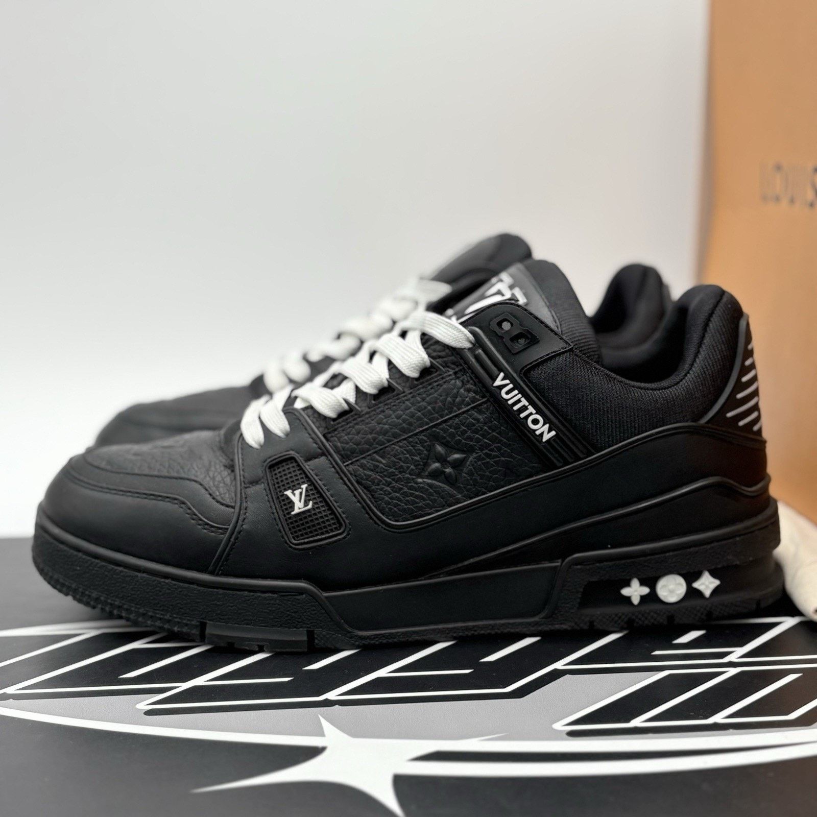 Louis Vuitton (9.5-10 US) Louis Vuitton Trainer ' Black ' | SUPER CLEAN! Size US 10 / EU 43 - 1 Thumbnail