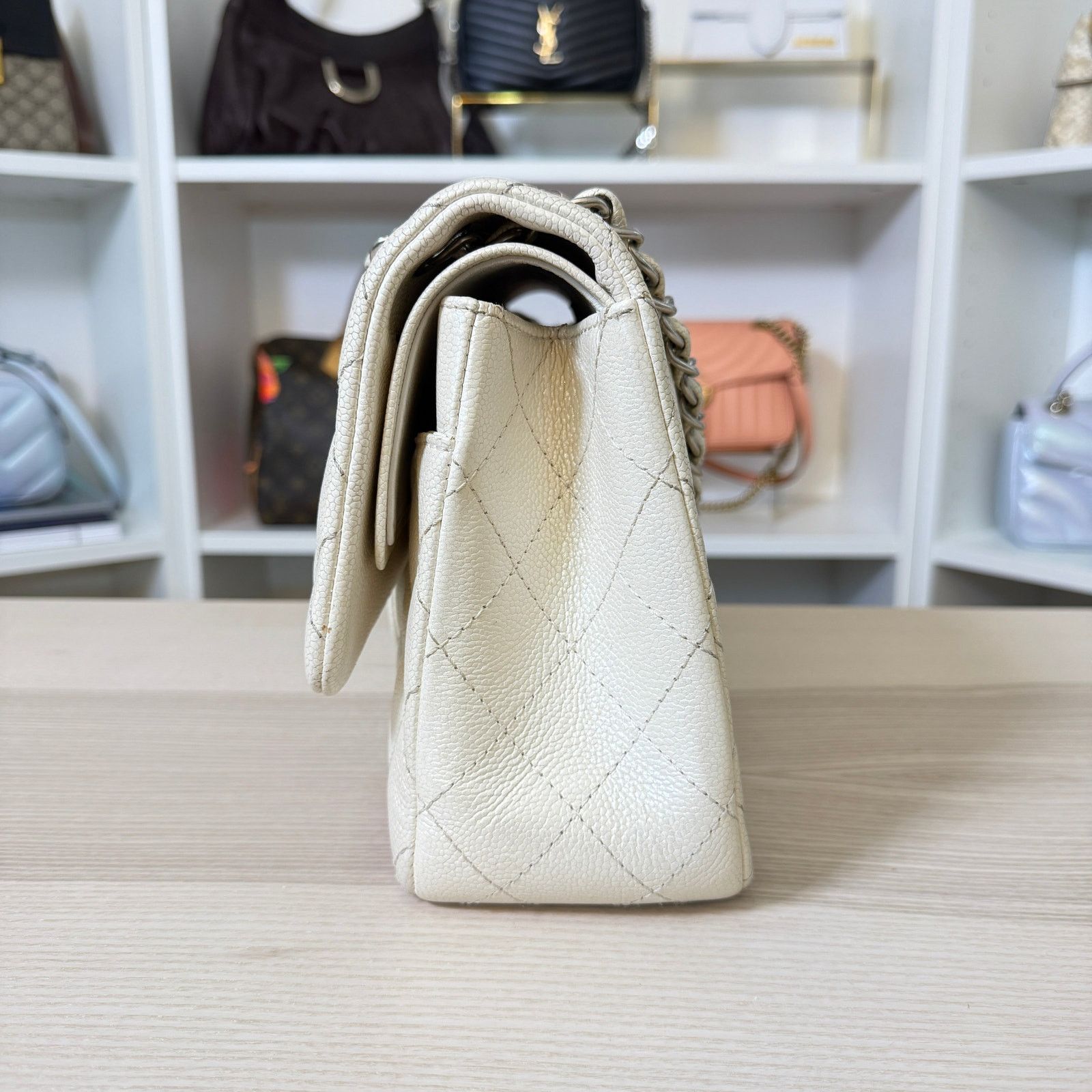 Chanel Chanel Pearly Caviar Quilted Jumbo Double Flap Dark White Size ONE SIZE - 5 Thumbnail