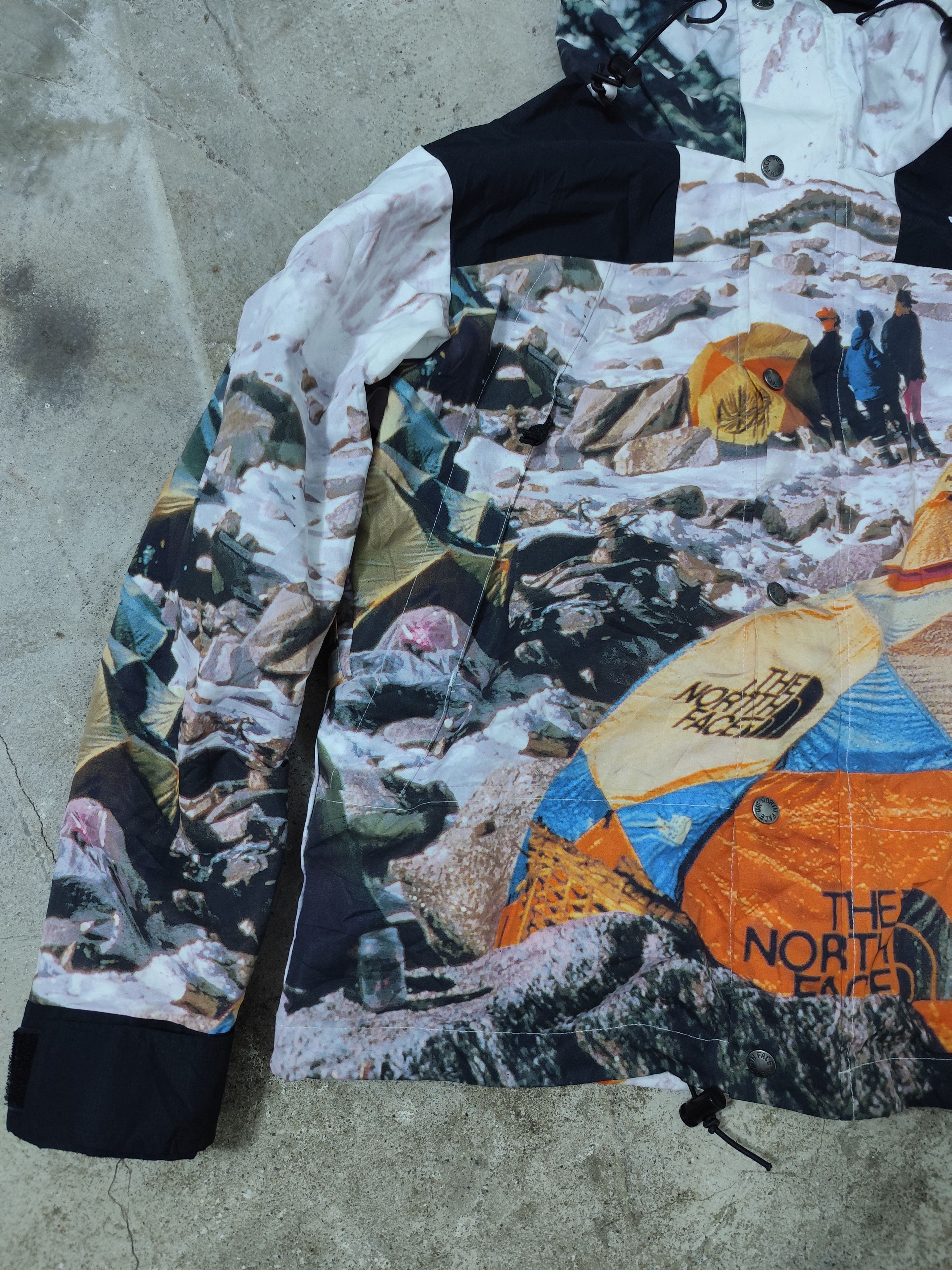 The North Face TNF x Invincible Expedition Series Mountain Jacket Size US S / EU 44-46 / 1 - 3 Thumbnail