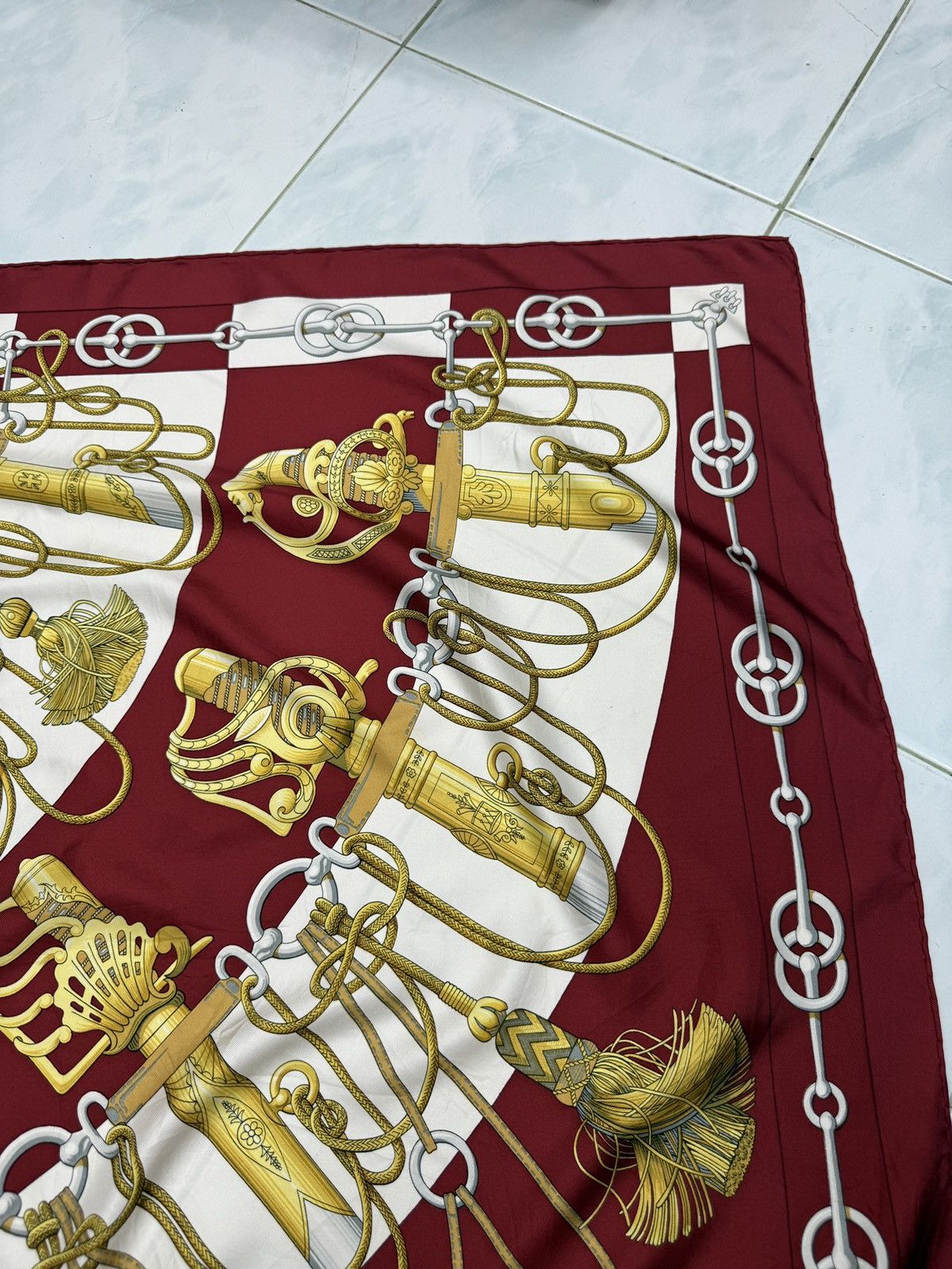 Hermes 🔥ARCHIVE VINTAGE HERMES CLIQUETIS SILK SCARF BY JULIE ABADIE Size ONE SIZE - 6 Thumbnail