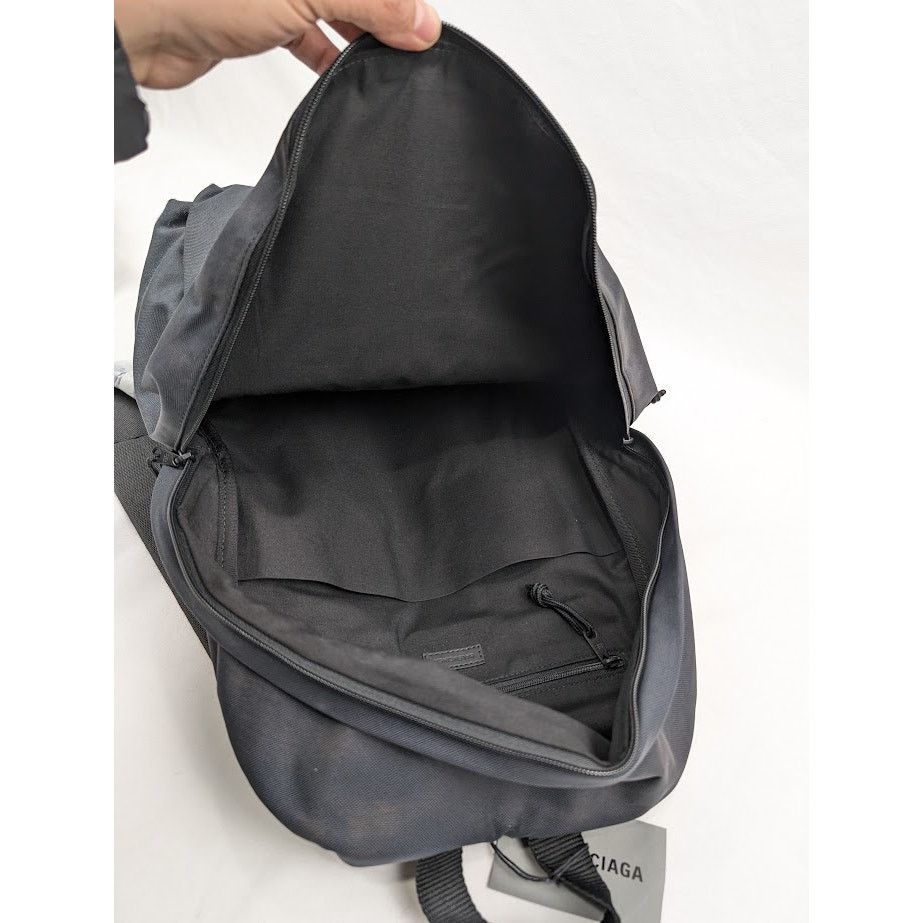 Balenciaga o1rshd1 Q:3 / Size: OS / Be Kind Explorer Backpack in Black Size ONE SIZE - 9 Thumbnail