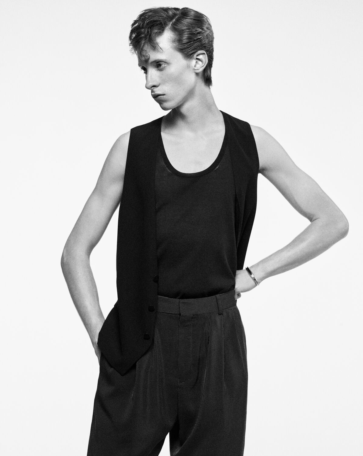 Saint Laurent Paris oc11z0126 819877 Vest in Silk Crepe Muslin in Black Size US M / EU 48-50 / 2 - 2 Thumbnail