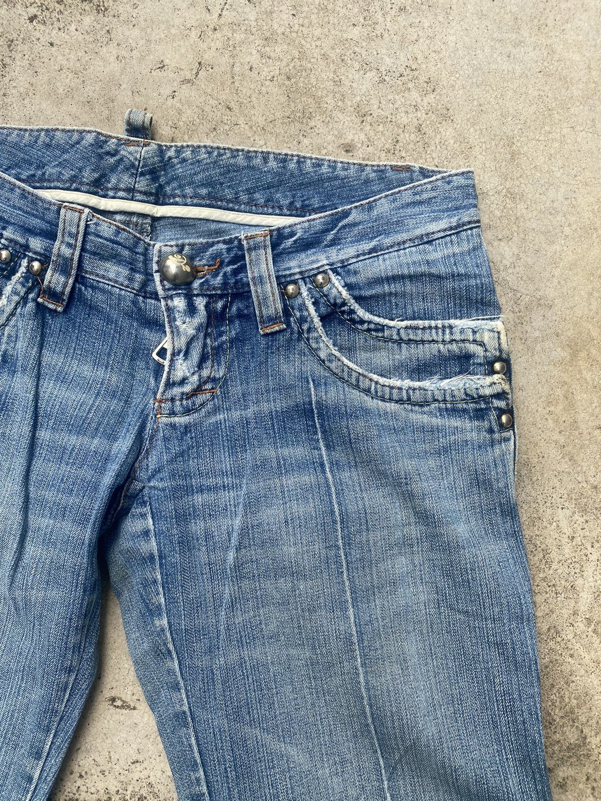 Designer × Dsquared2 × If Six Was Nine Flare Jeans Dsquared2 Faded Blue Low Rise Size US 31 - 9 Thumbnail