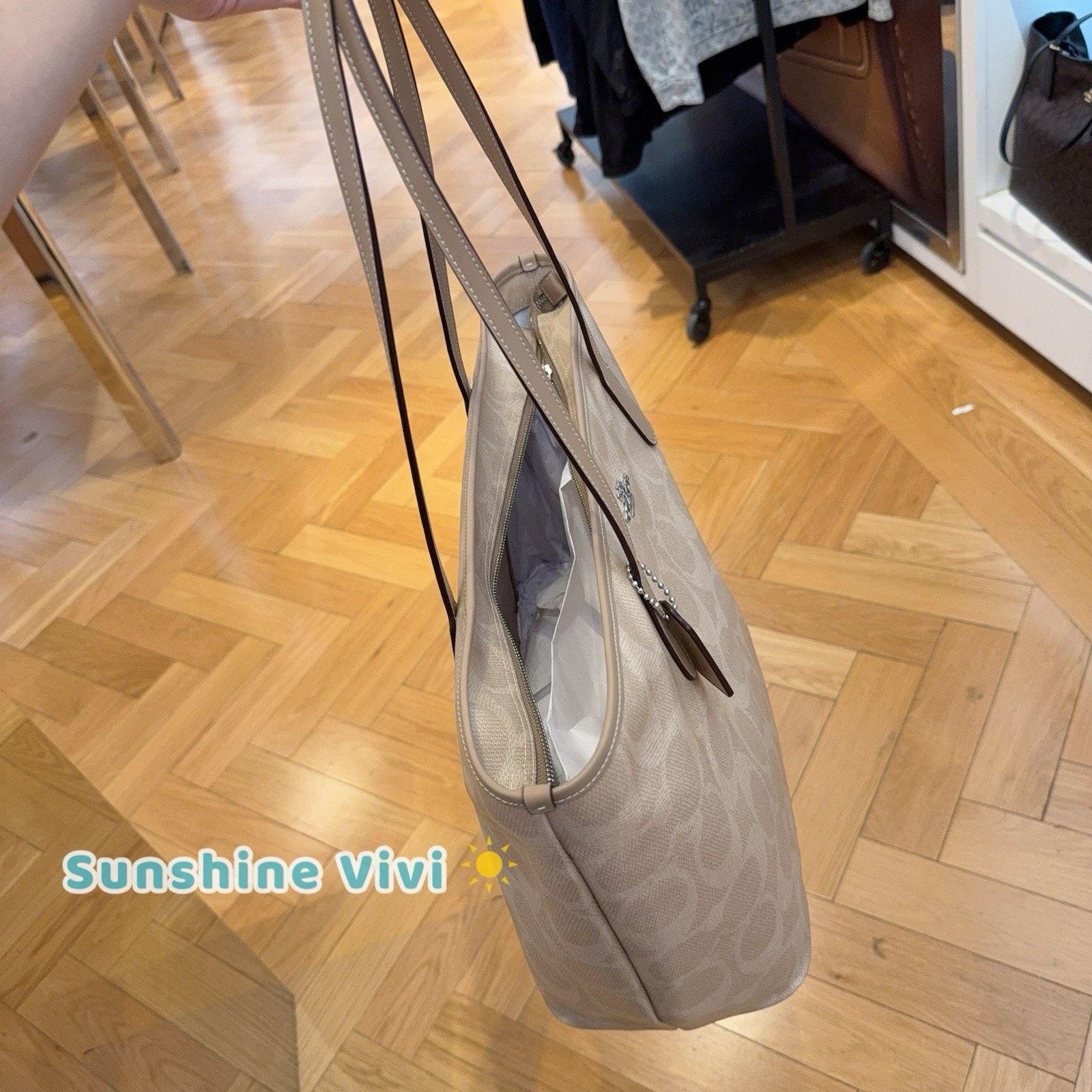 Coach NWT Coach Large City Tote Bag In Maxi CCD66 Sand Taupe Size ONE SIZE - 8 Thumbnail