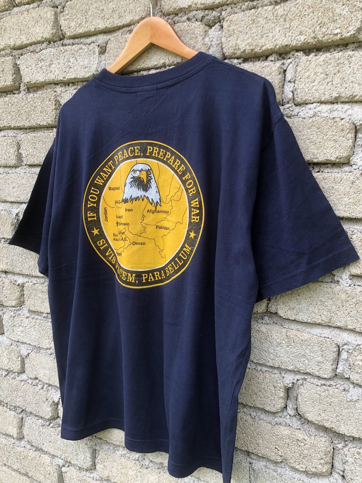Avirex Vintage Operation Vigilant Marines MSS-3 DET Bahrain Tee Size US XL / EU 56 / 4 - 3 Thumbnail