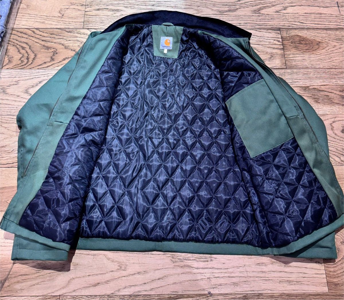 Carhartt Carhartt reworked bomer jacket olive green size L Size US M / EU 48-50 / 2 - 3 Thumbnail
