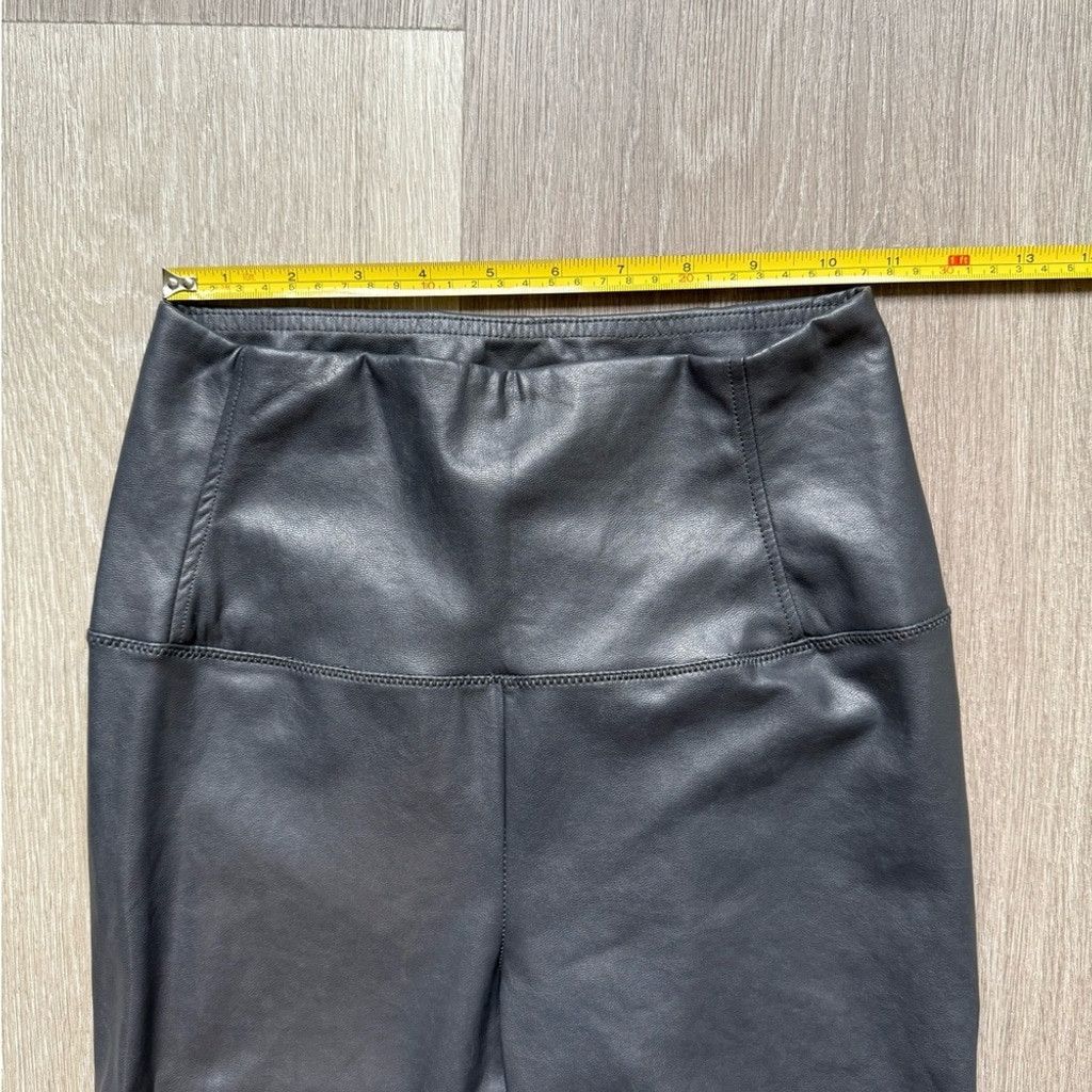 Aritzia Wilfred Charcoal Daria Pants Vegan Leather Leggings Size 28" / US 6 / IT 42 - 4 Thumbnail