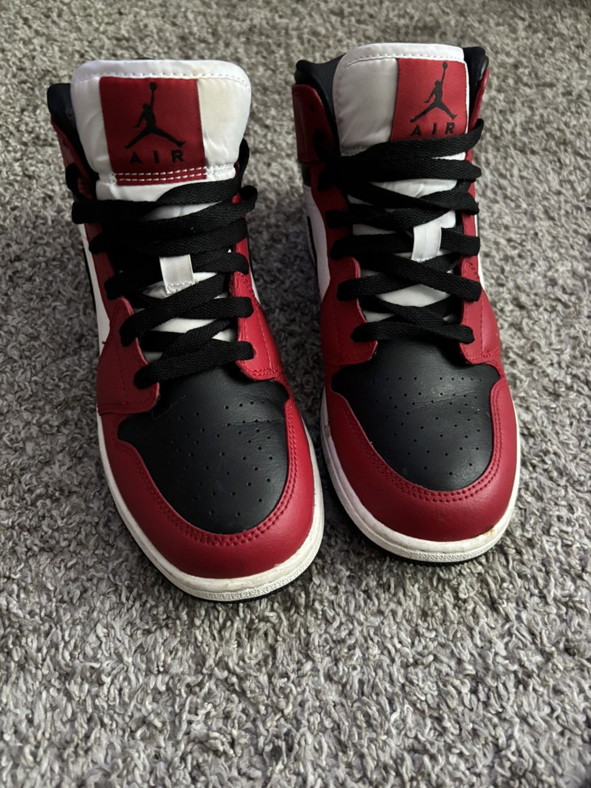 Jordan Brand Nike Air Jordan 1 Mid Chicago Toe Size US 8 / IT 38 - 1 Thumbnail