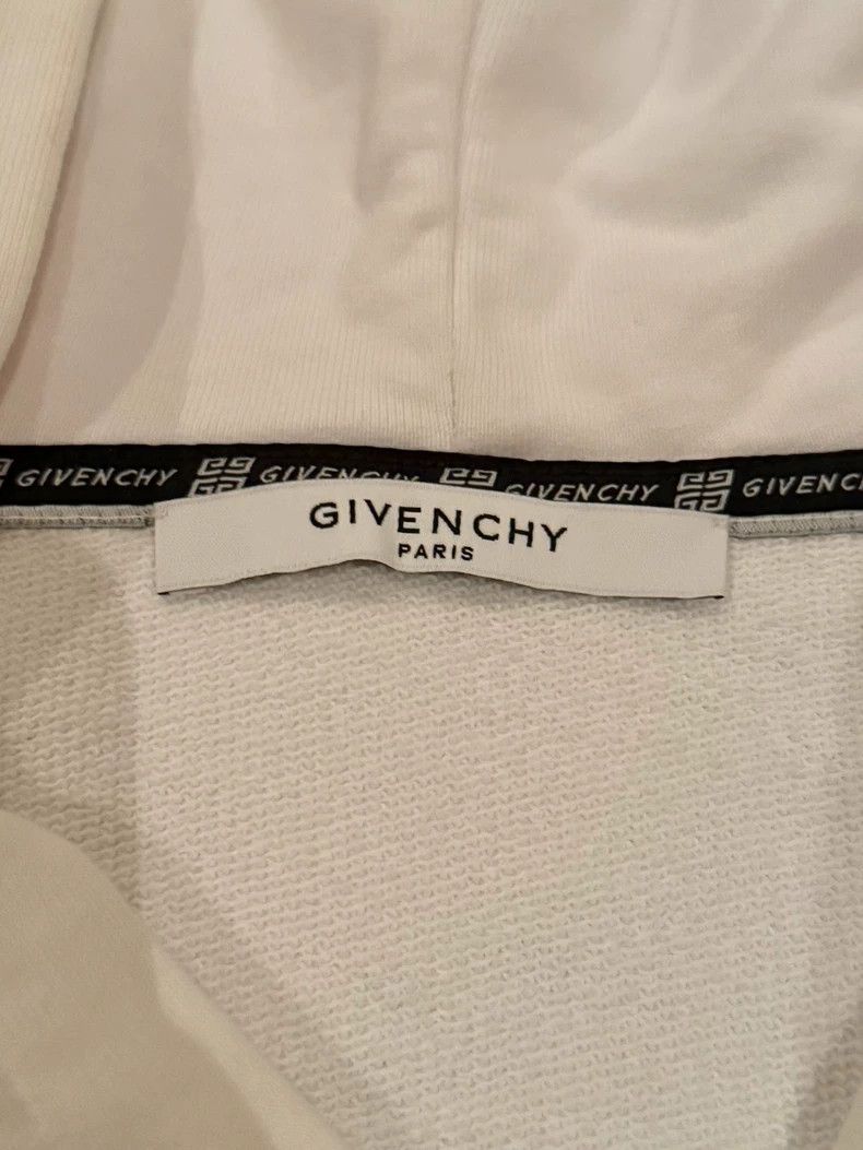 Givenchy Givenchy White Crewneck Sweatshirt Size US XS / EU 42 / 0 - 2 Thumbnail