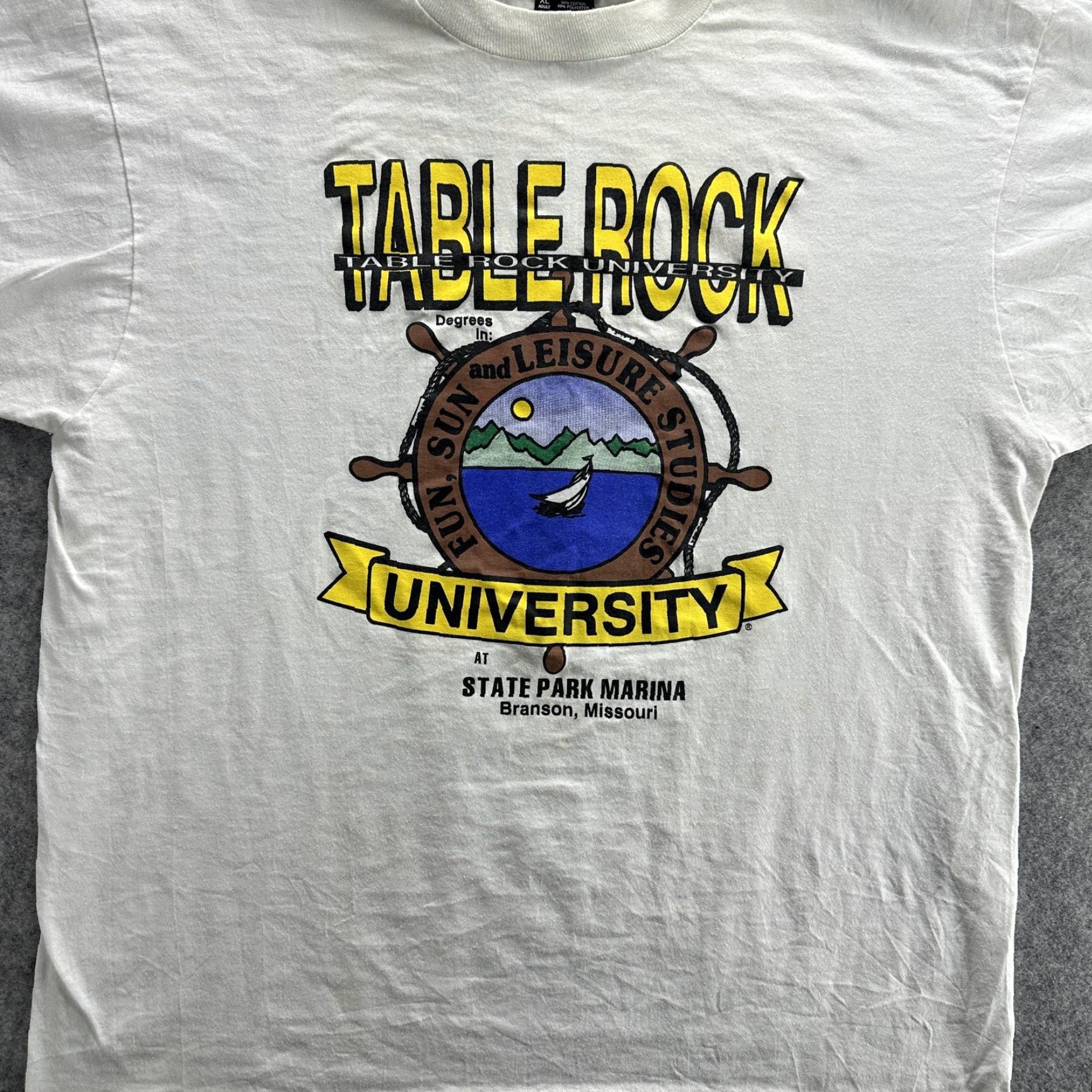 Fruit Of The Loom VINTAGE Table Rock University Shirt Mens XL White Rock, Travel, University, Retro, Souvenir, Branson, Missouri 90s Shirt Mens XL White Size US XL / EU 56 / 4 - 3 Thumbnail