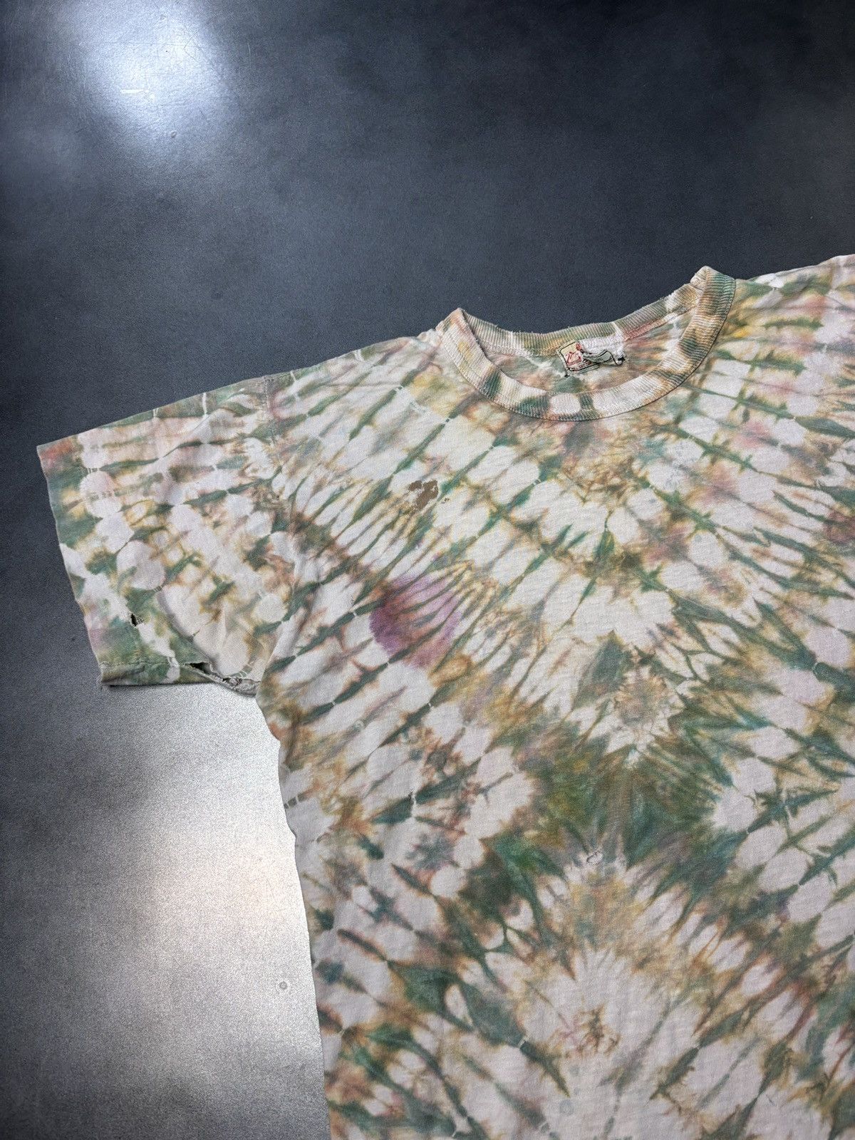 Vintage 1970s Tie Dye T-Shirt Vintage Thrashed Faded Distressed Swan Size US S / EU 44-46 / 1 - 5 Thumbnail