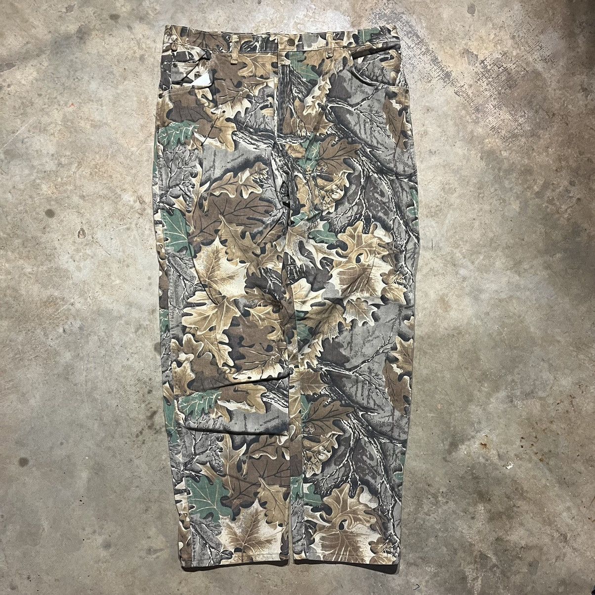 image of 90's Wrangler Rugged Wear Realtree Camo Pants 38X32, Men's