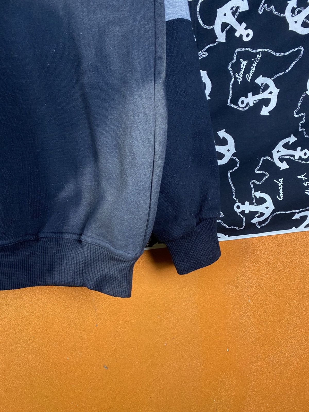 Japanese Brand Vintage Franco Valentino Italy Two-Tone Crewneck Sweatshirt Size US M / EU 48-50 / 2 - 6 Thumbnail