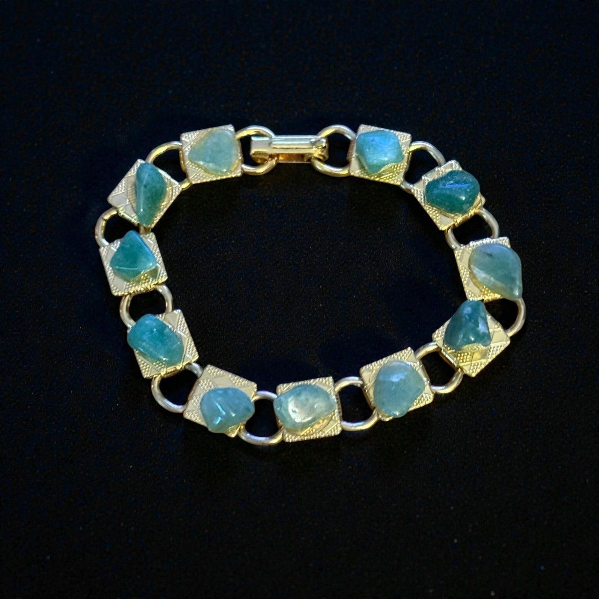 Vintage Vintage gold tone Adventurine stone square link bracelet Size ONE SIZE - 1 Thumbnail