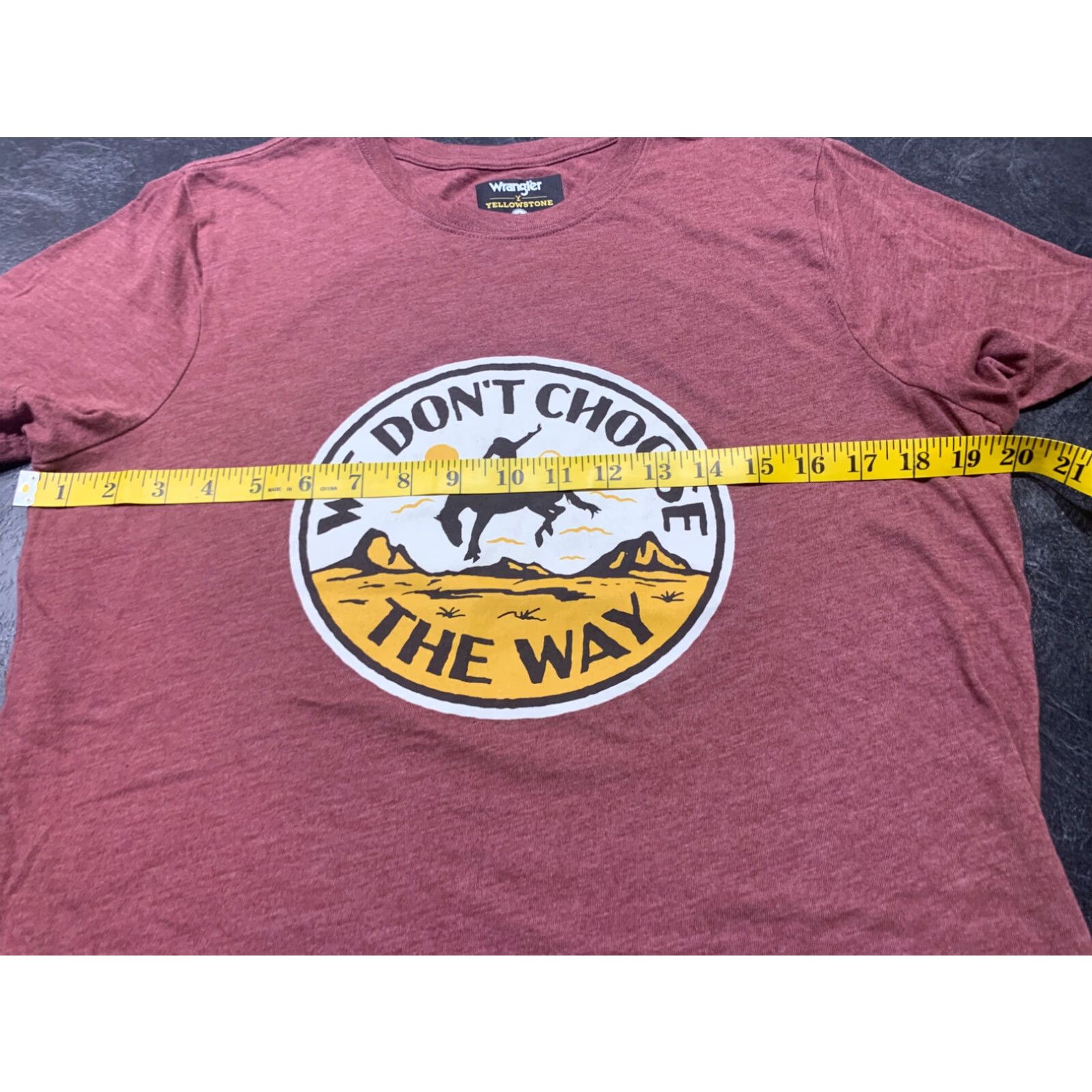 Wrangler Wrangler Yellowstone Dutton Ranch Super Soft Mens Large Multicolor Cowboy Western T Shirt Size US L / EU 52-54 / 3 - 2 Thumbnail