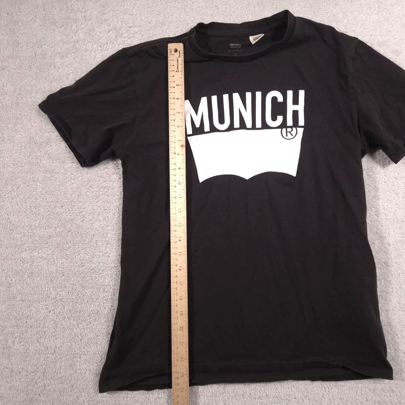 Levi's Levi's Shirt Mens Medium Black Munich City Logo Graphic Tee San Francisco Shirt Mens Medium Black Munich City Logo Graphic Tee San Francisco Size US M / EU 48-50 / 2 - 7 Thumbnail