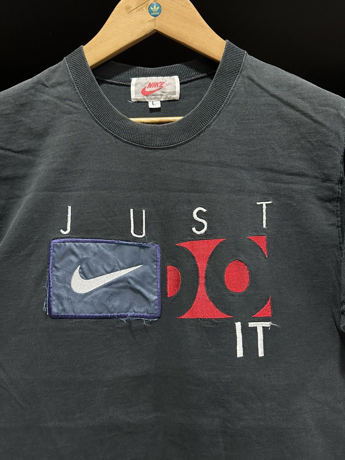 Nike × Vintage Vintage 90s Nike Just Do It Embroidered logo Faded Tee Size US L / EU 52-54 / 3 - 2 Thumbnail