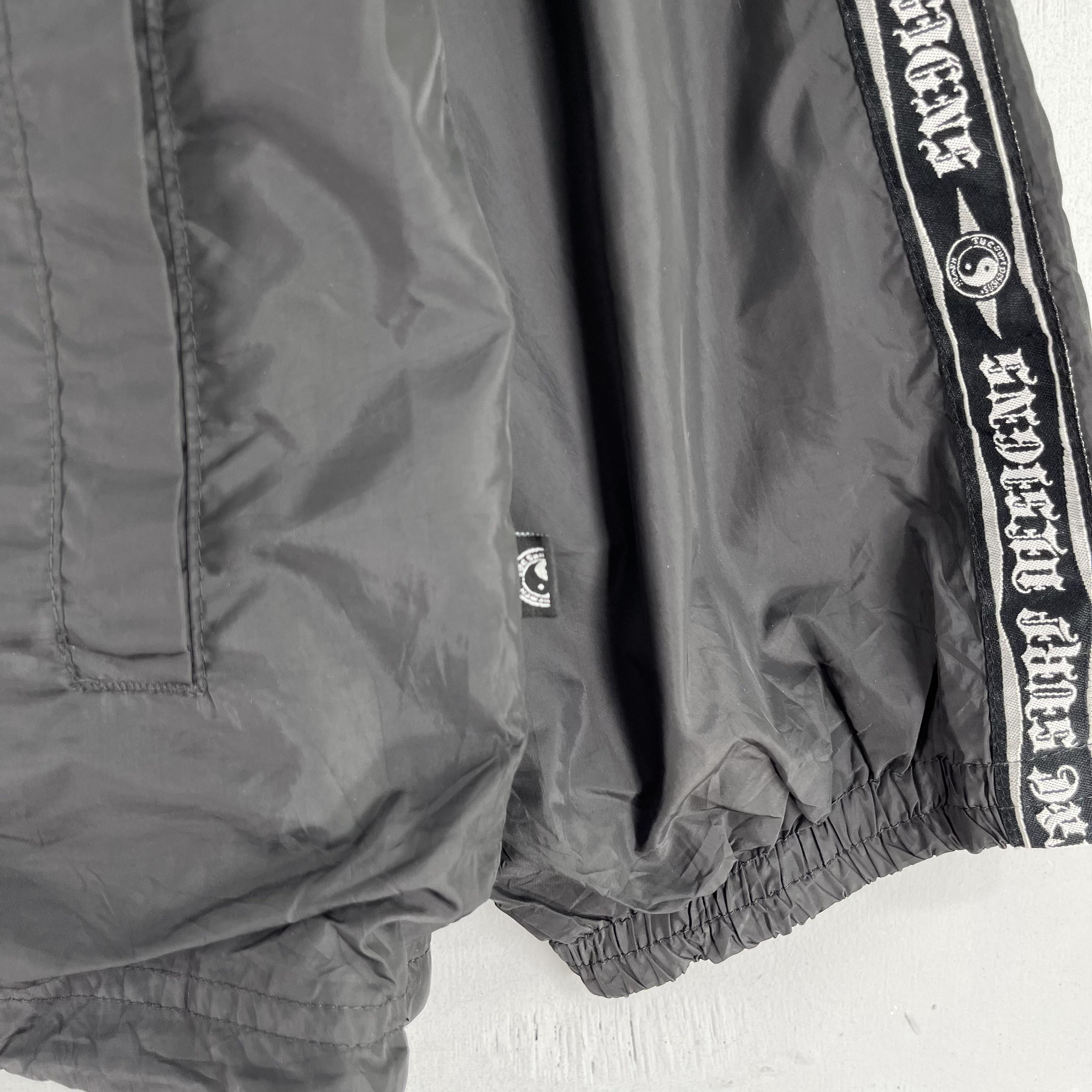 Vintage Vintage 1990s T&C Surf Back Hit Side Tape Windbreaker Size US XL / EU 56 / 4 - 6 Thumbnail