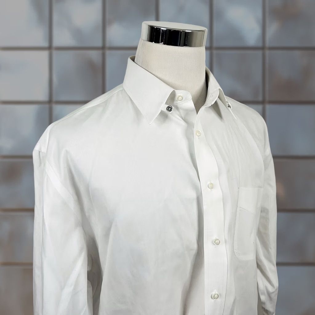 Jos. A. Bank Jos A Bank 17.5 33 Traditional Fit Traveler Dress Shirt All White 100% Cotton Shirt Mens Regular White 17.5 33 Size 48R - 1 Thumbnail