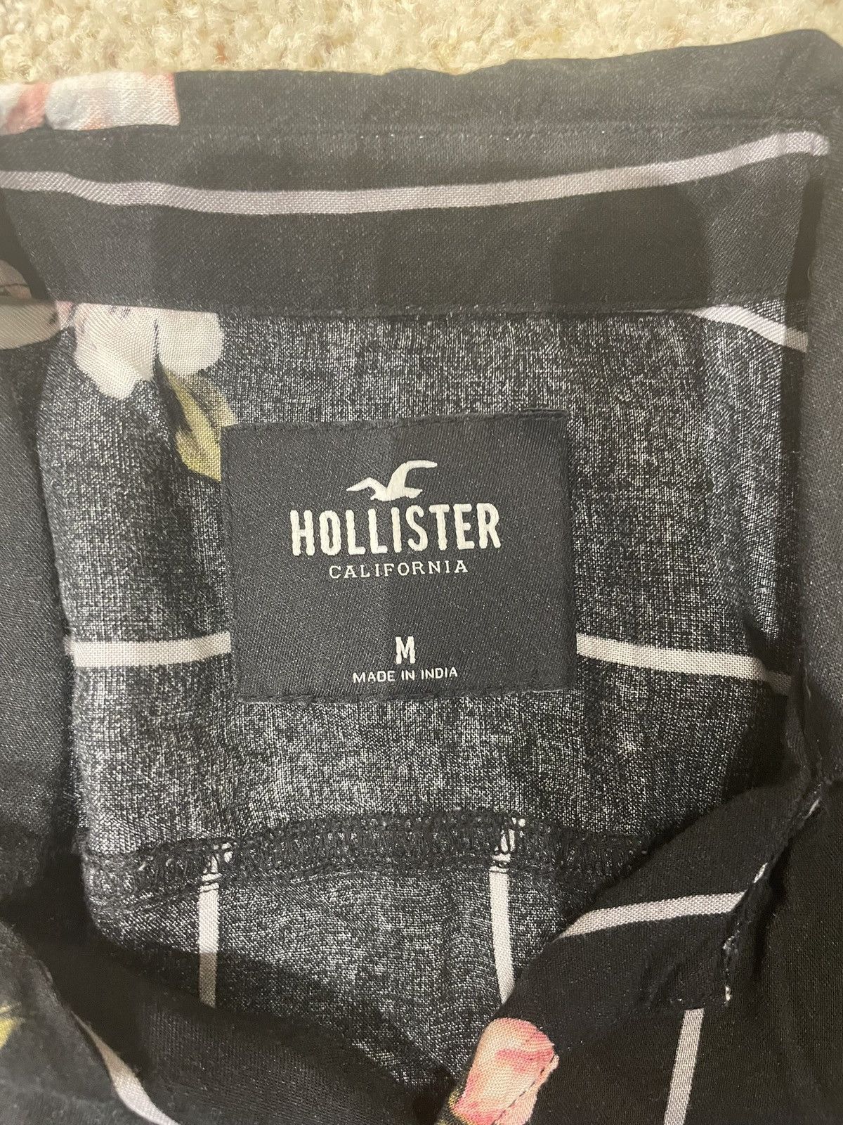 Hollister Hollister men’s floral button up Sz M Size US M / EU 48-50 / 2 - 3 Thumbnail