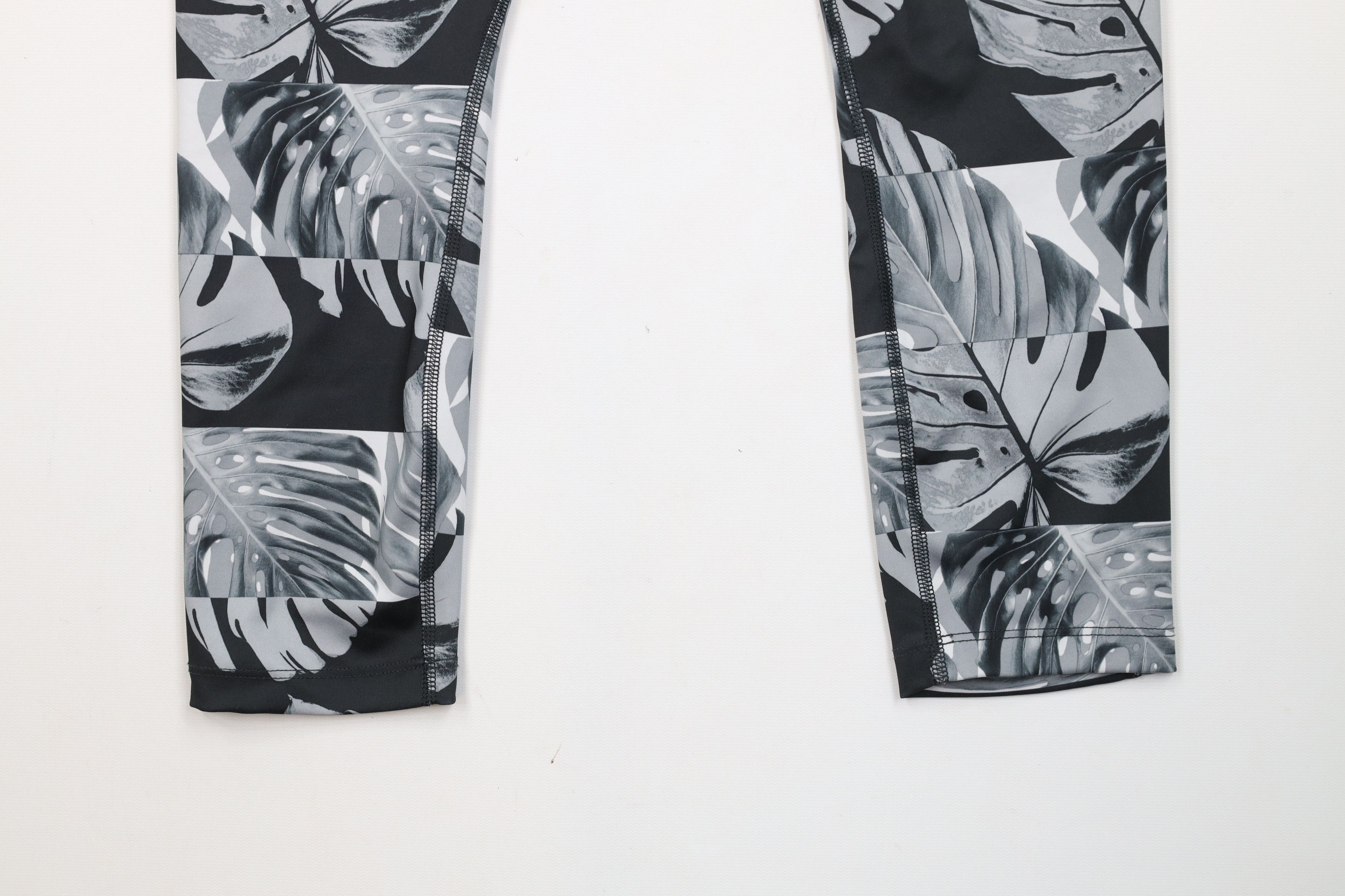 Nike Nike Runway Graphic Leaf Cropped Gym Training Running Tights Size 26" / US 2 / IT 38 - 11 Thumbnail