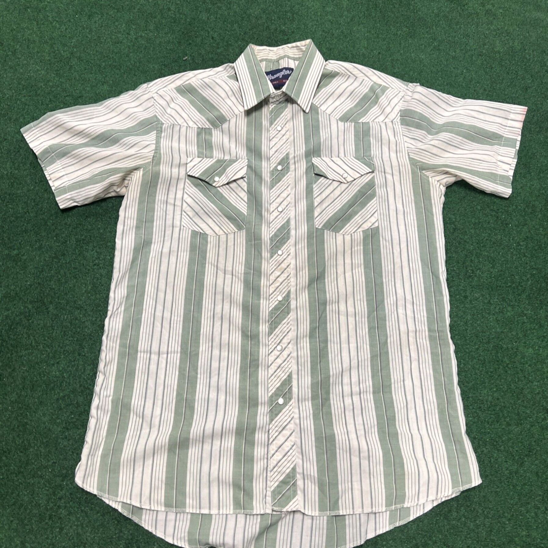 Wrangler Wrangler Cowboy Cut Regular Fit Shirt Mens Large 16.5 Green X Long Tails Size US L / EU 52-54 / 3 - 1 Thumbnail