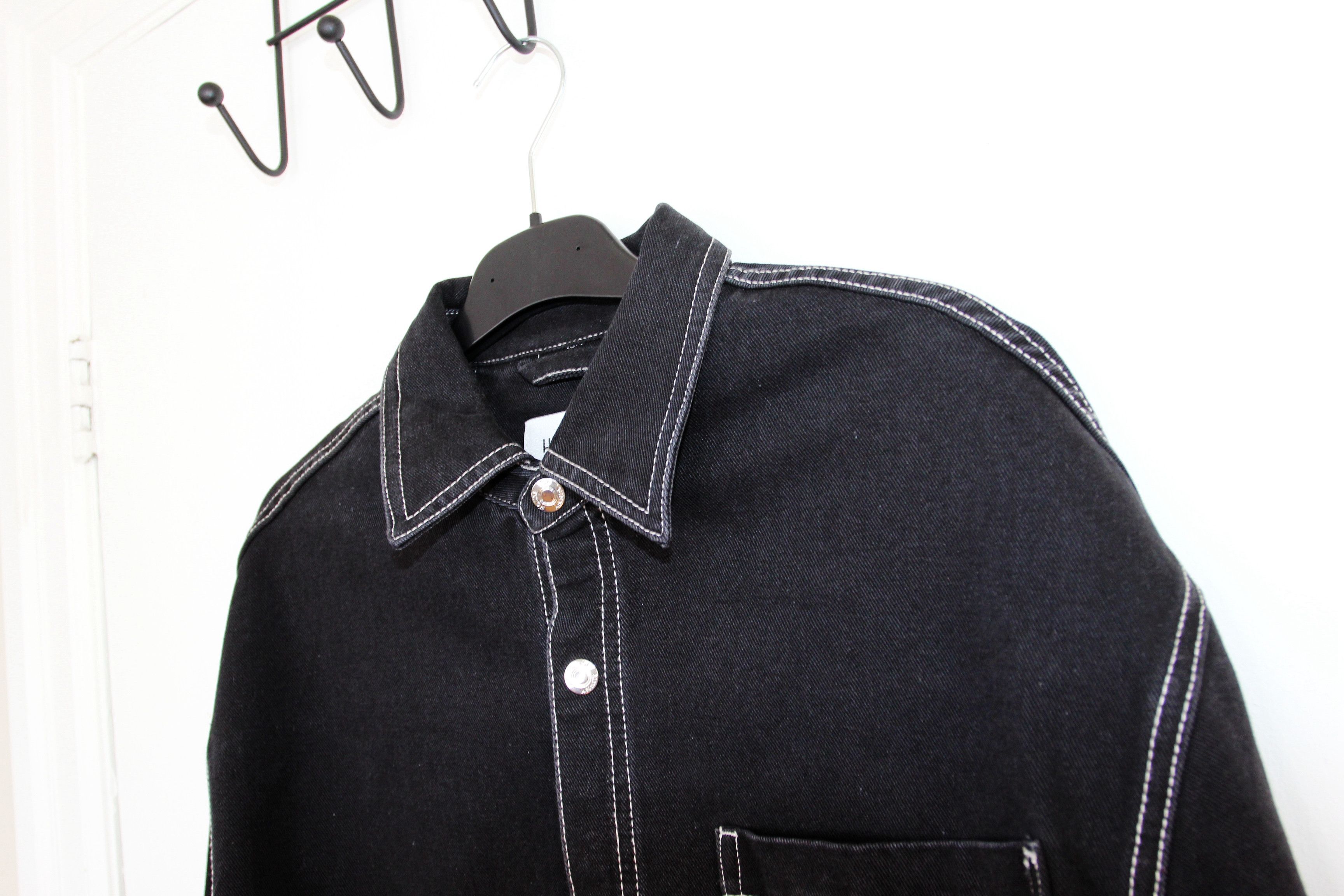House of Sunny BNWT AW24 HOUSE OF SUNNY BLACK DENIM LOGO OVERSHIRT L Size US L / EU 52-54 / 3 - 4 Thumbnail