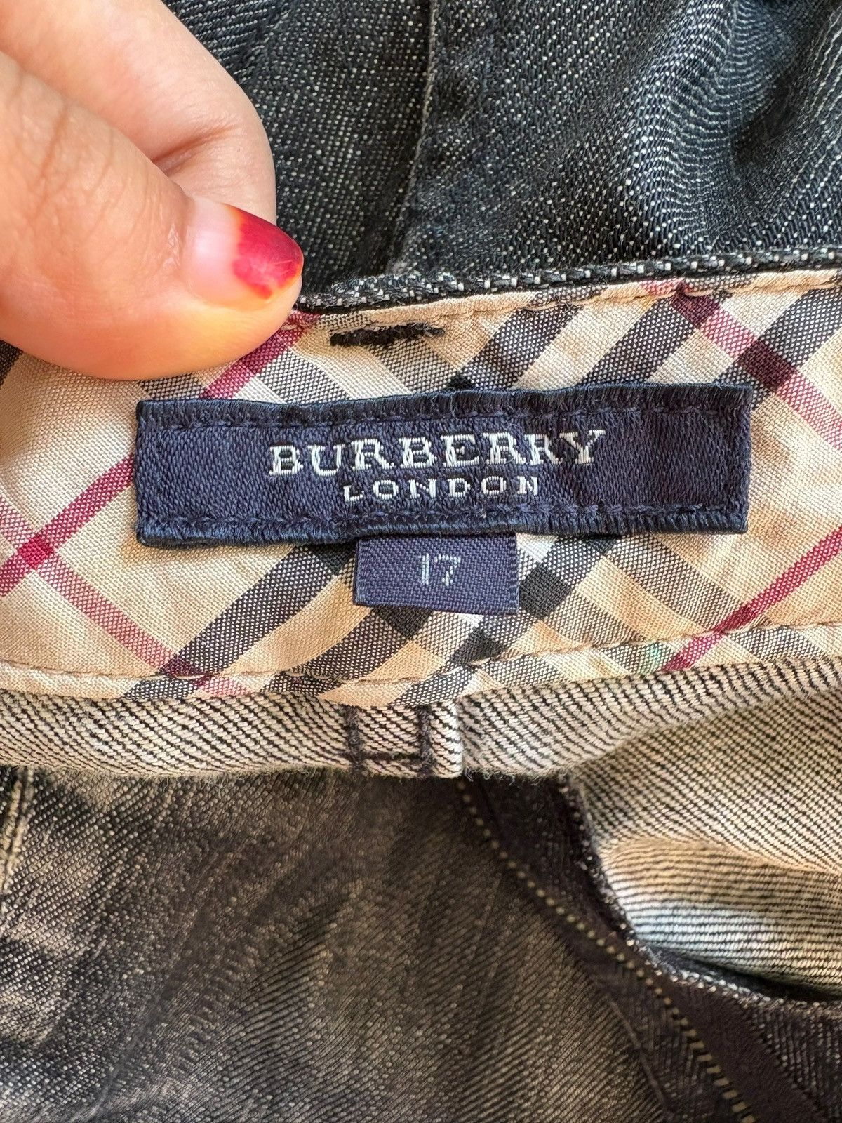 Burberry Vintage Burberry Distressed Loose Baggy Jeans Size US 34 / EU 50 - 14 Thumbnail