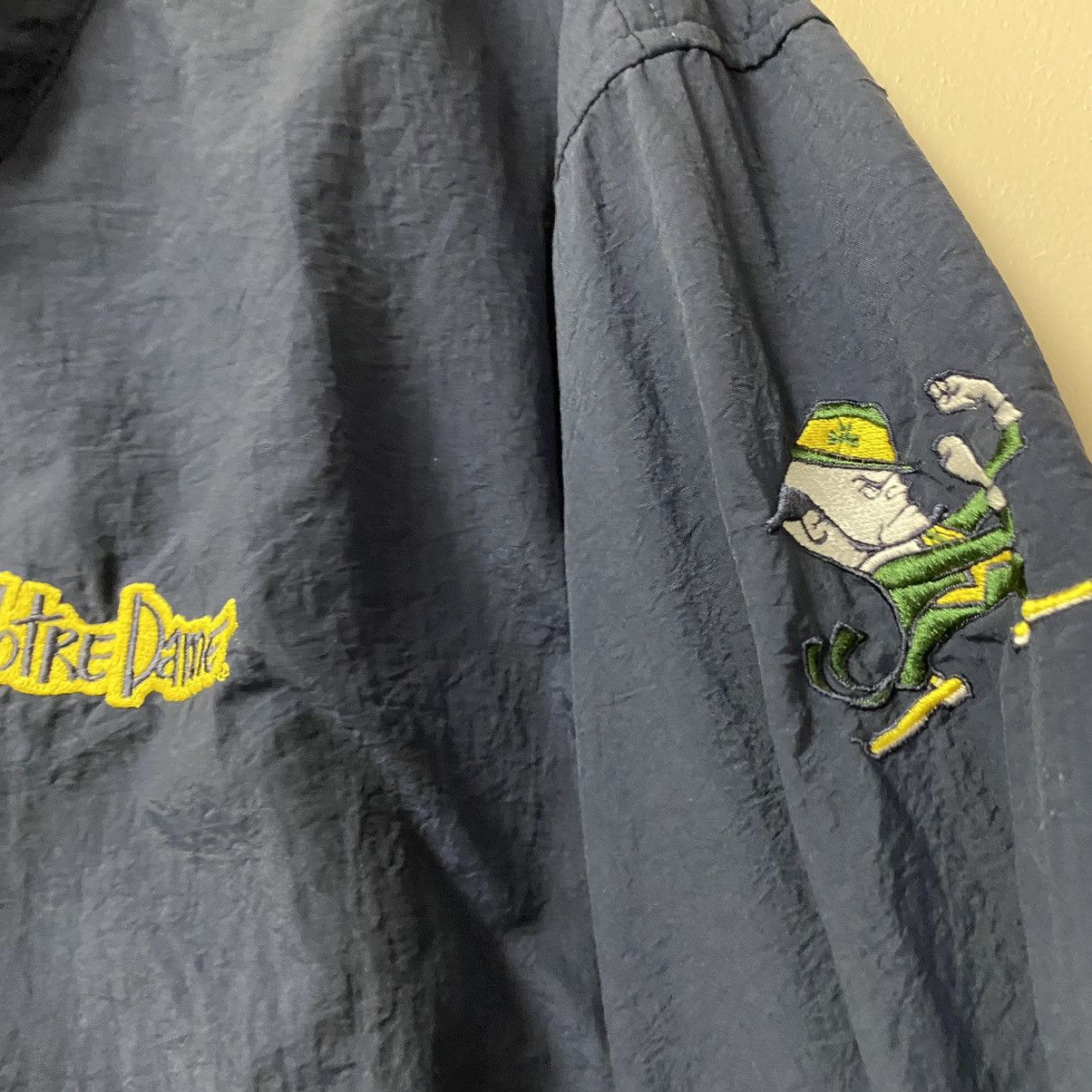 Vintage Vintage Crable Sportswear Notre Dame WindBreaker Jacket XL Size US XL / EU 56 / 4 - 3 Thumbnail