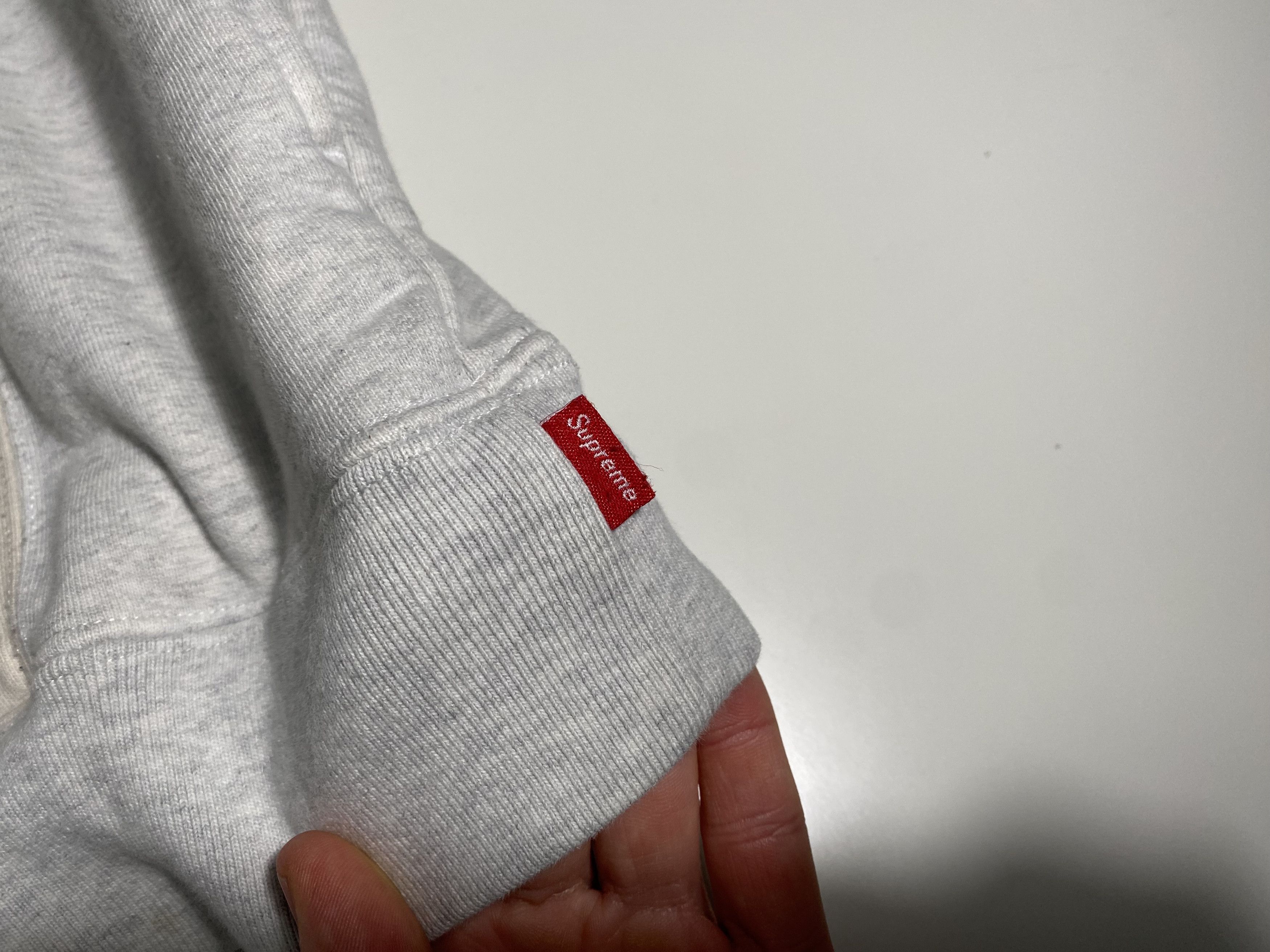 Supreme Supreme FW18 Tricolor Old English Hoodie Ash Gray Size US L / EU 52-54 / 3 - 11 Thumbnail