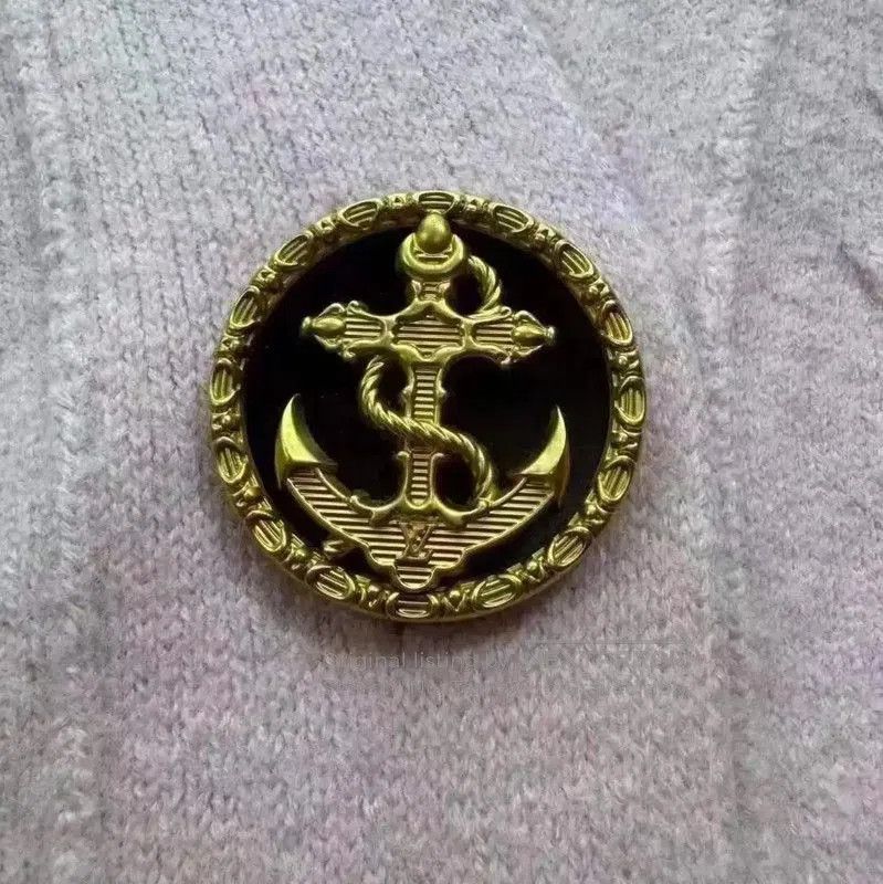 Louis Vuitton Fashion Item . Size S / US 4 / IT 40 - 6 Thumbnail