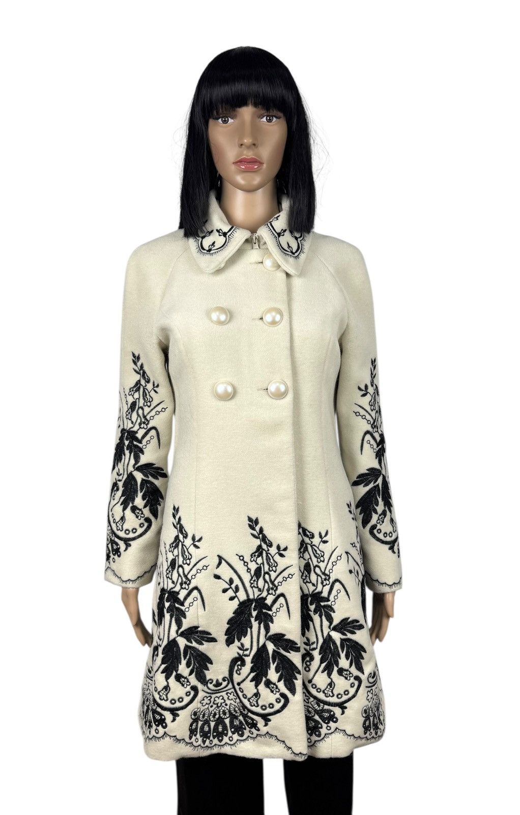 Moschino Moschino Cheap and Chic Vintage Wool Coat Embroidered Floral Size M / US 6-8 / IT 42-44 - 1 Thumbnail