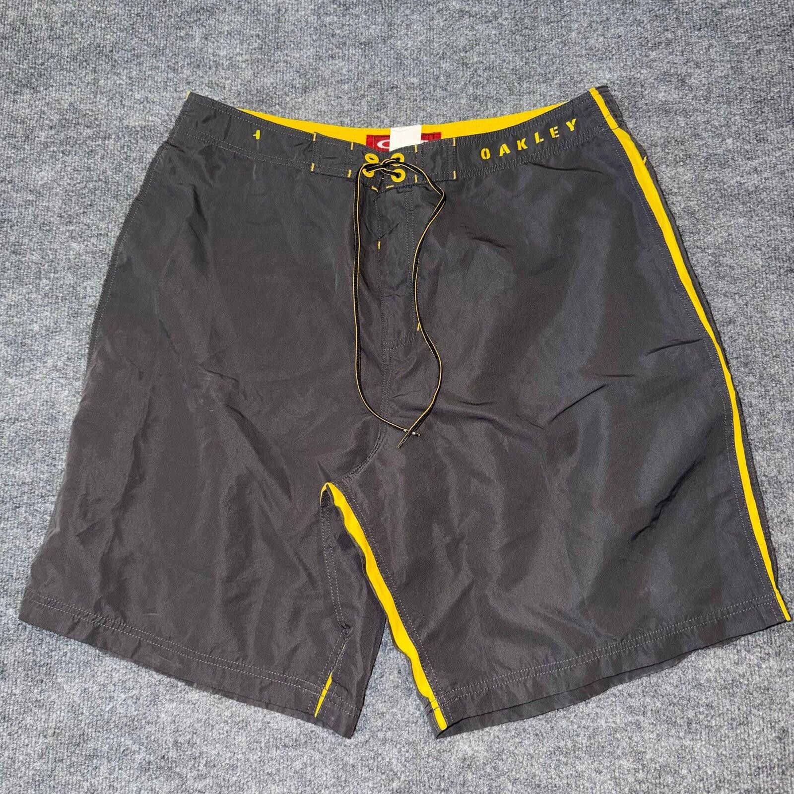 Oakley Oakley 90s Grey/Yellow Skull Board Shorts Mens XL 36 Size US 36 / EU 52 - 1 Thumbnail