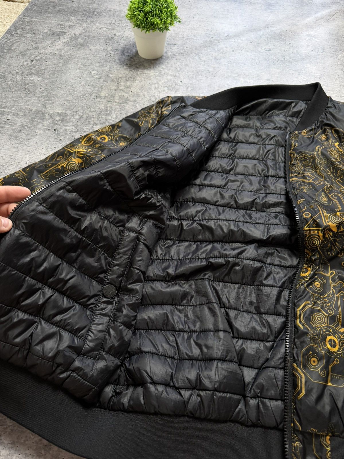 Versace Jeans Couture Versace Jean Couture Puffer Reversible Printed Jacket Bomber Size US S / EU 44-46 / 1 - 10 Thumbnail