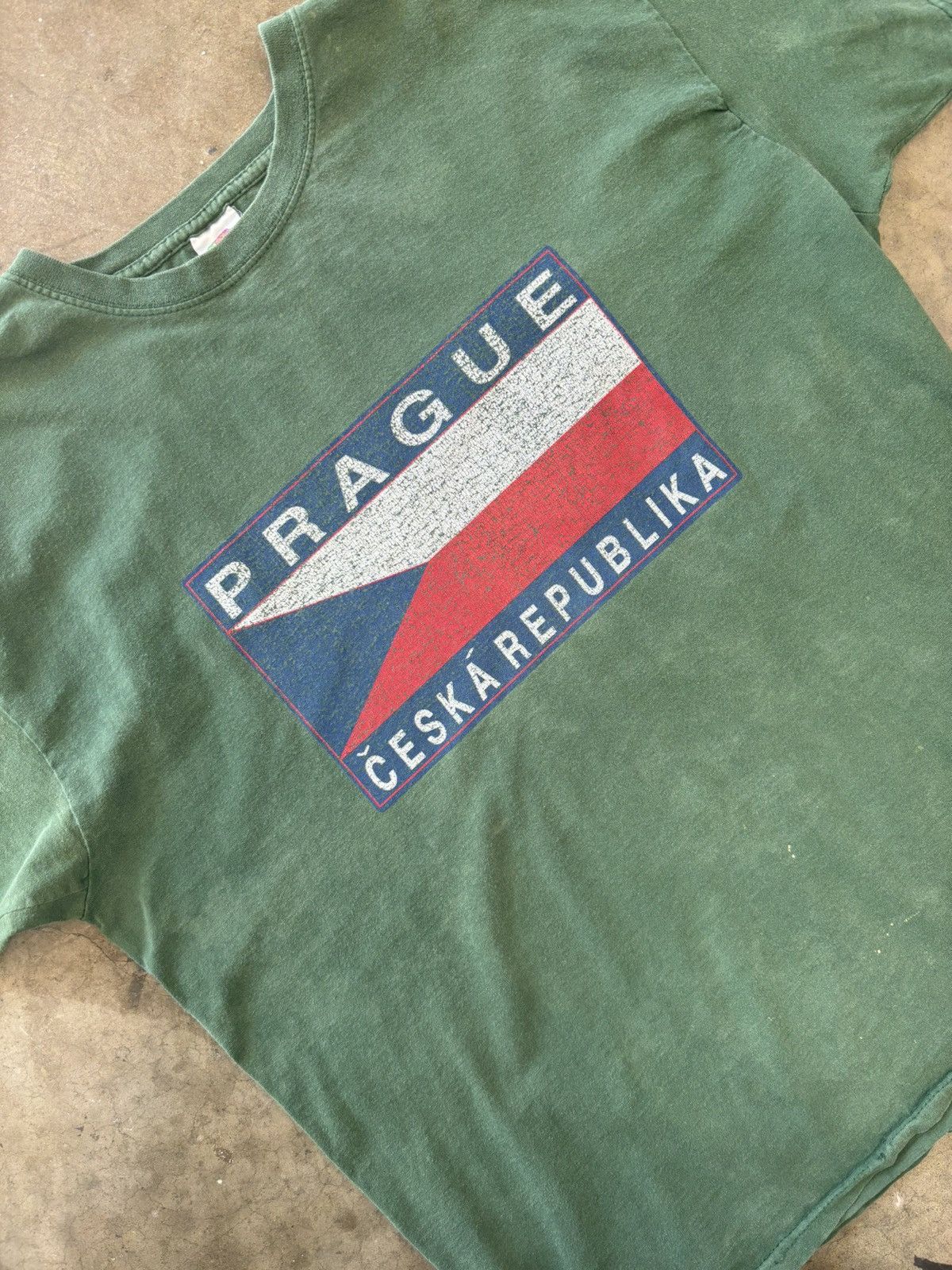 Vintage Vintage Prague Ceska Republic Czechia Tee XL Size US XL / EU 56 / 4 - 1 Thumbnail
